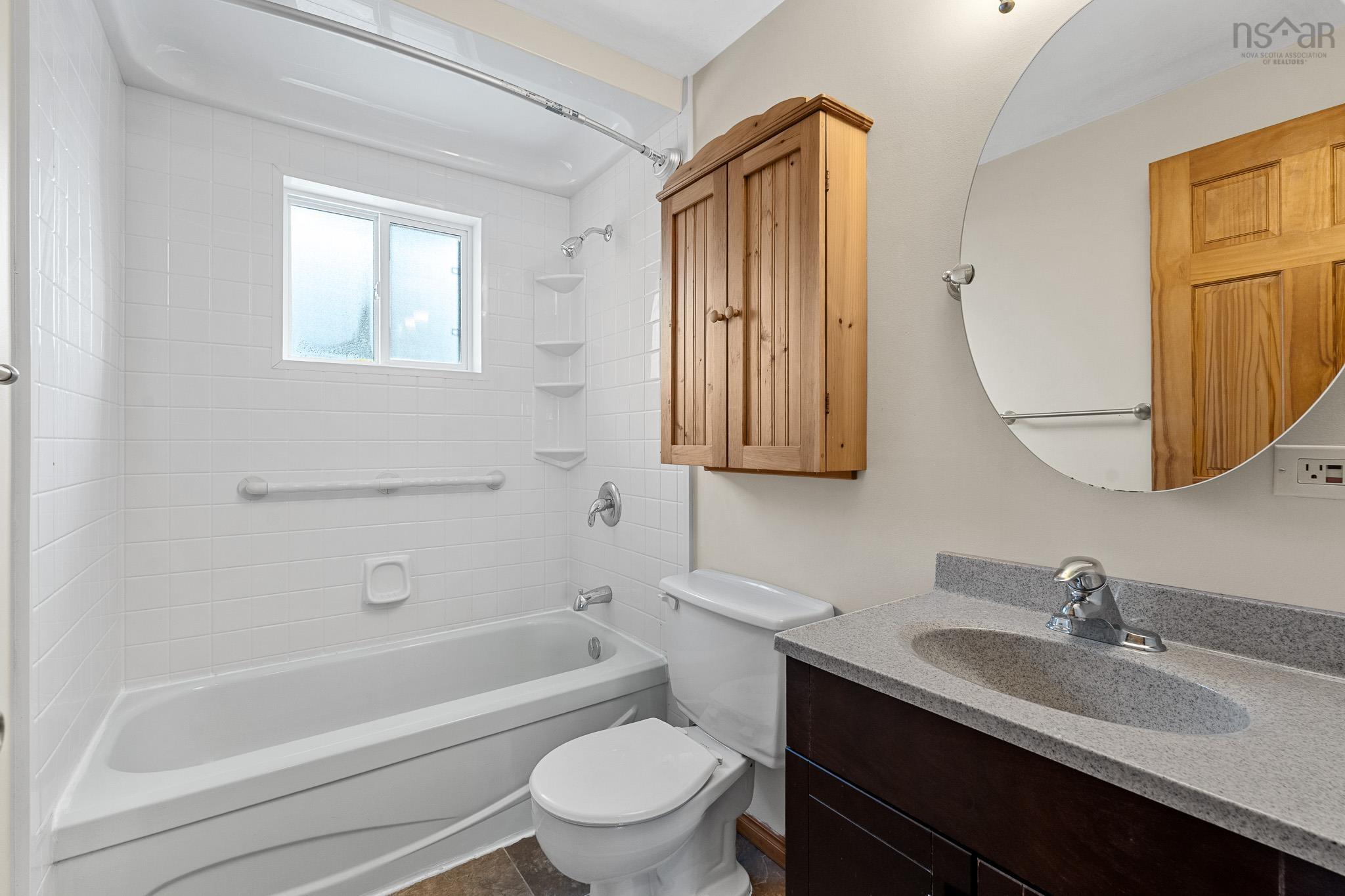 5 Poplar Drive, Cole Harbour, NS (MLS 202601604)