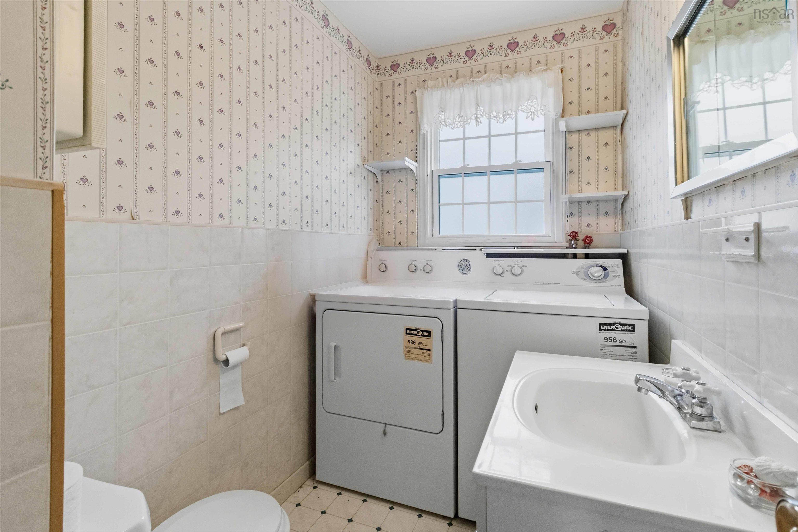 $1,200,000.00: 3577/3577A Highway 2 Highway, Fletchers Lake