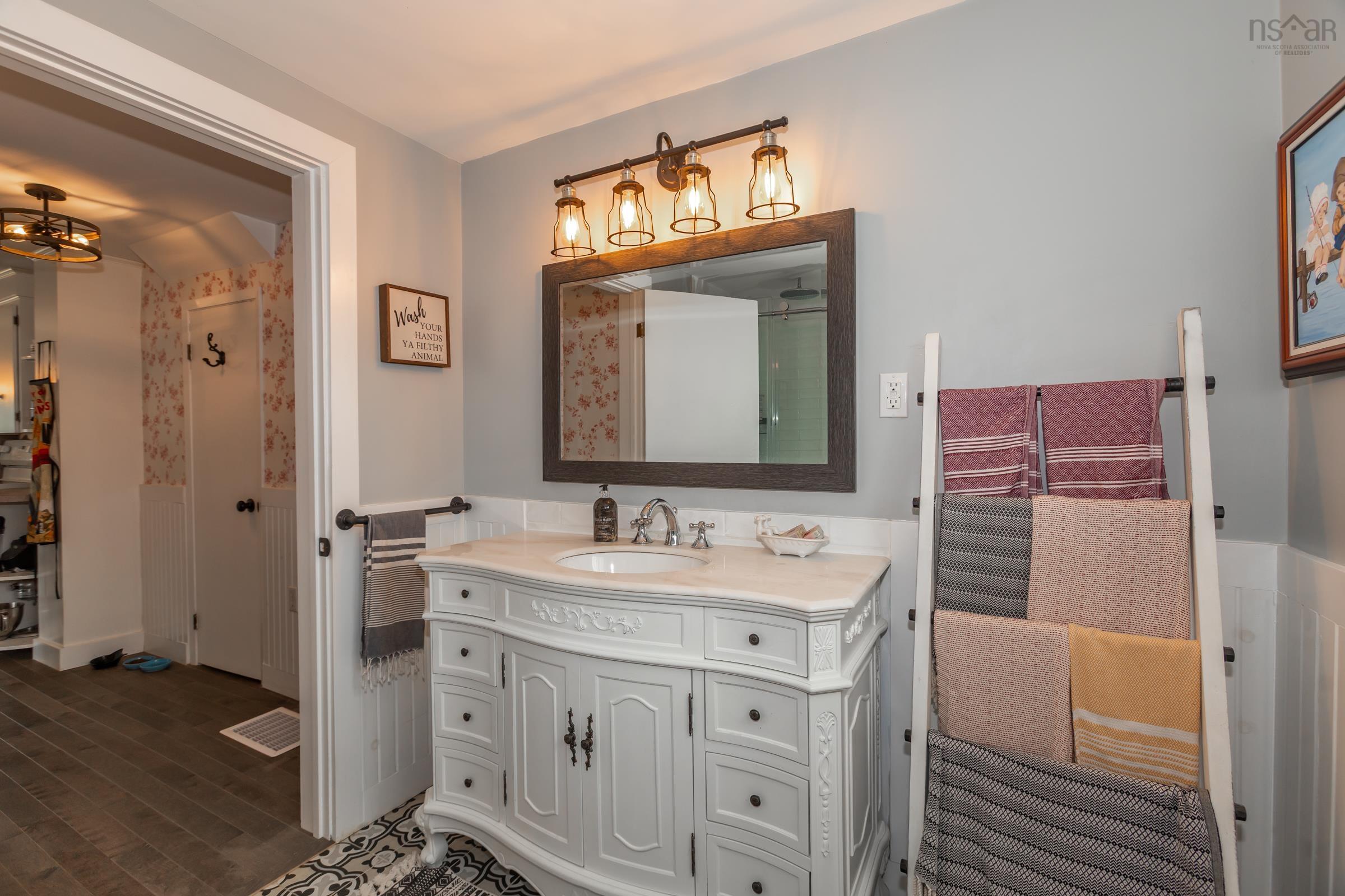 $479,500.00: 676 Highway 201, Moschelle