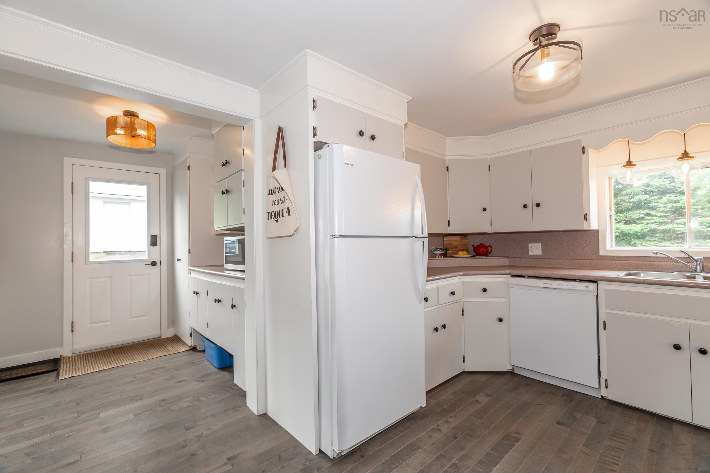 $479,500.00: 676 Highway 201, Moschelle