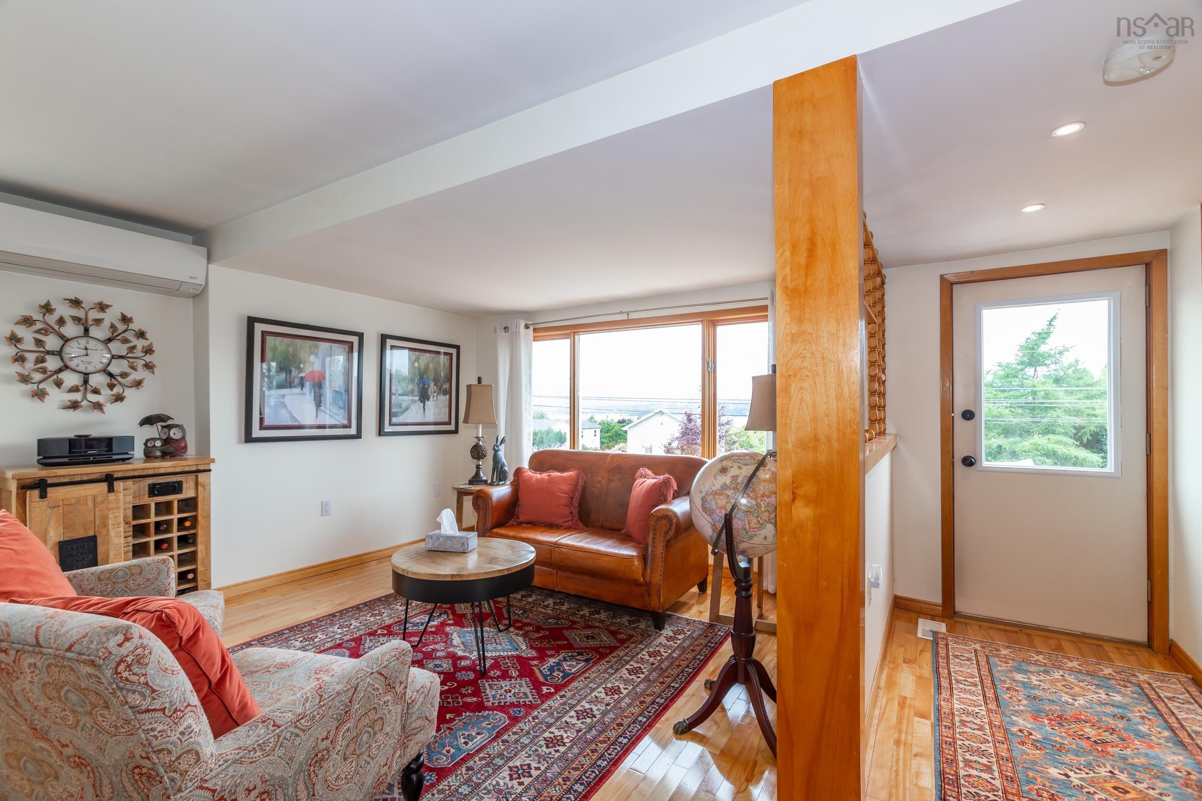 $479,500.00: 676 Highway 201, Moschelle