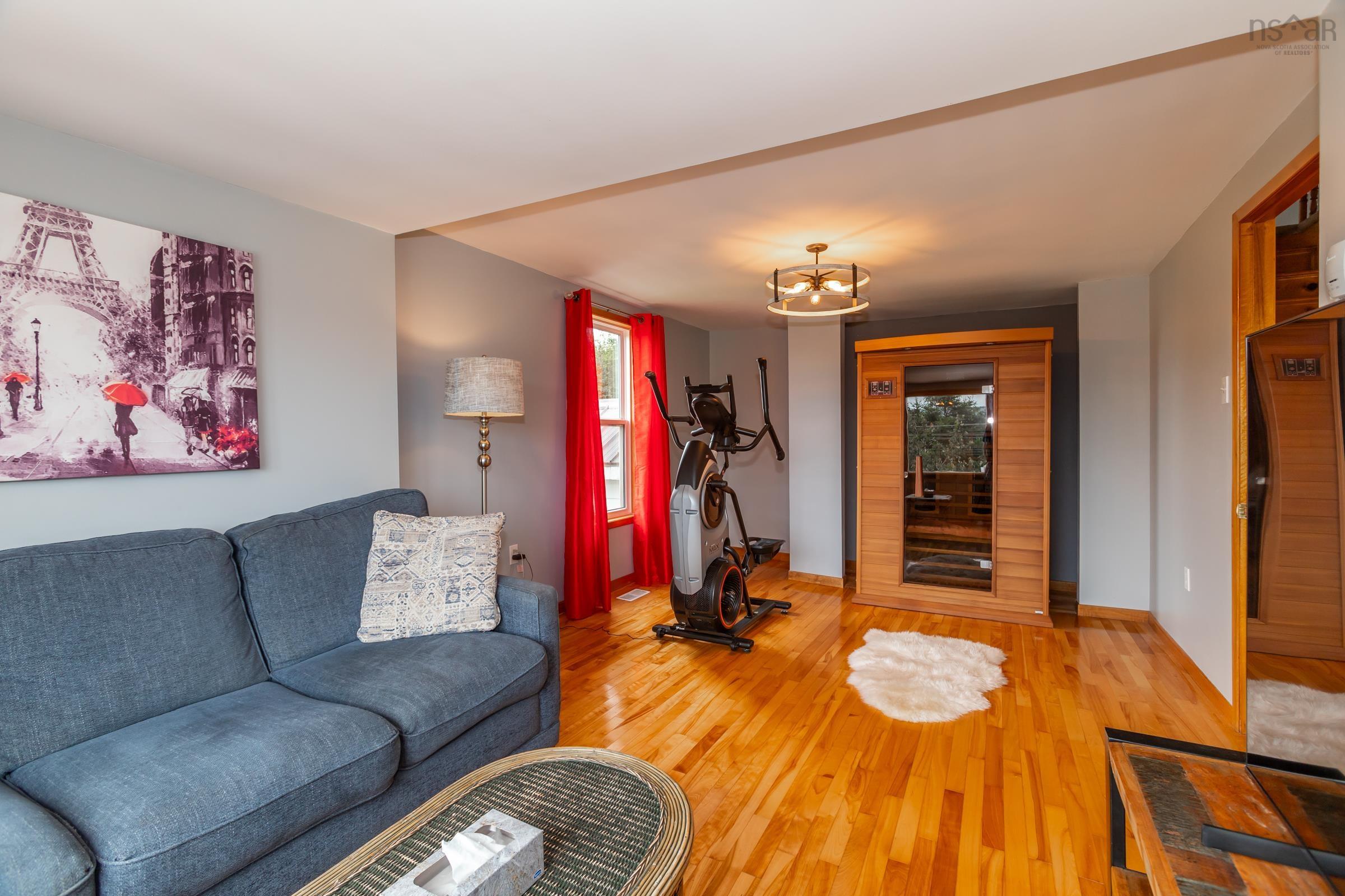 $479,500.00: 676 Highway 201, Moschelle