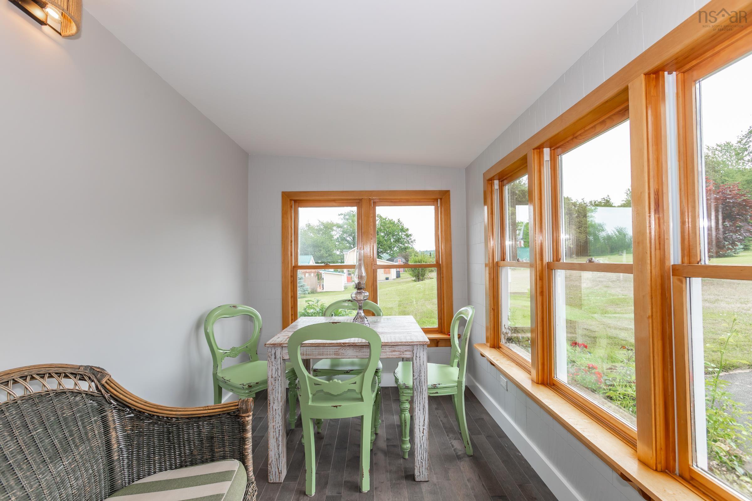 $479,500.00: 676 Highway 201, Moschelle