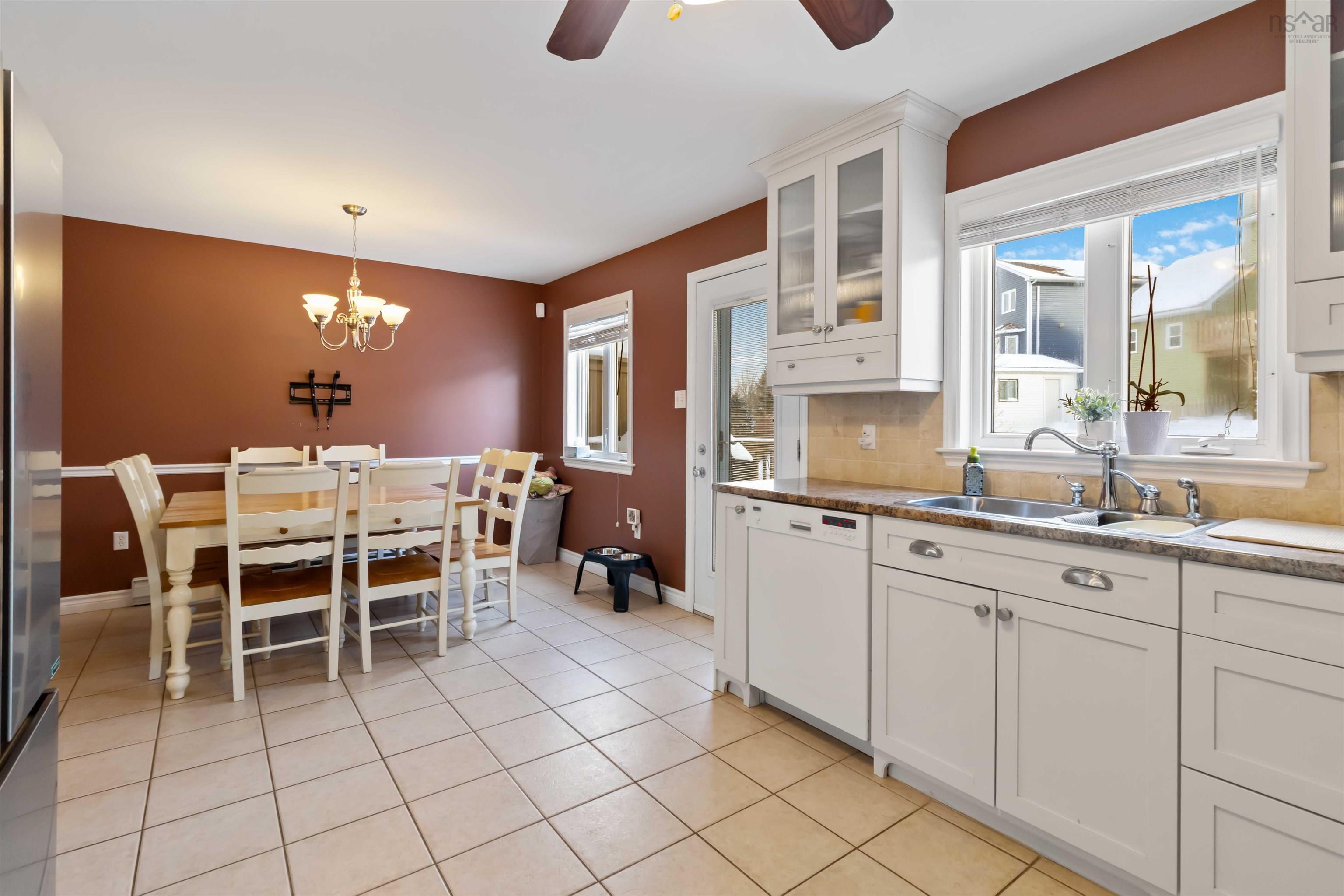 $569,900.00: 92 Russell Lake Drive, Dartmouth