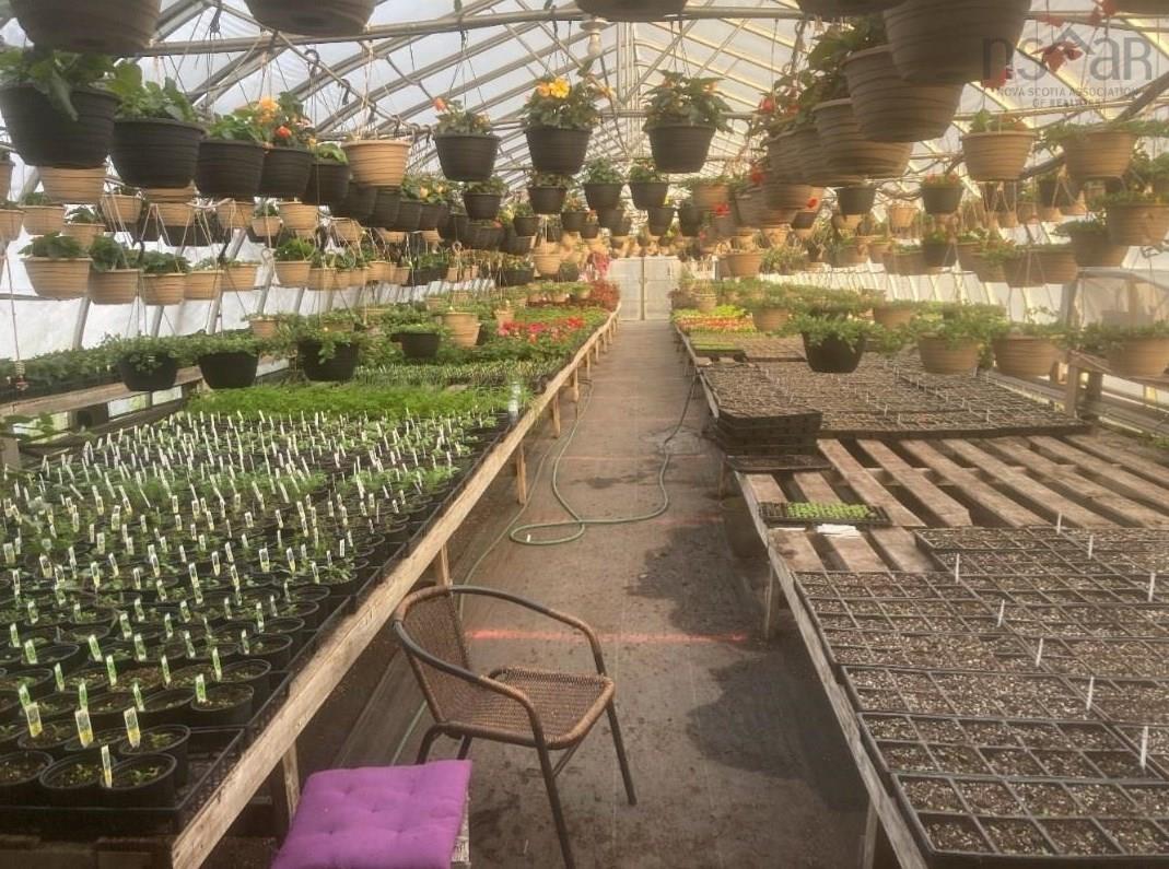 $650,000.00: 429 Seaview Drive, Upper North Sydney