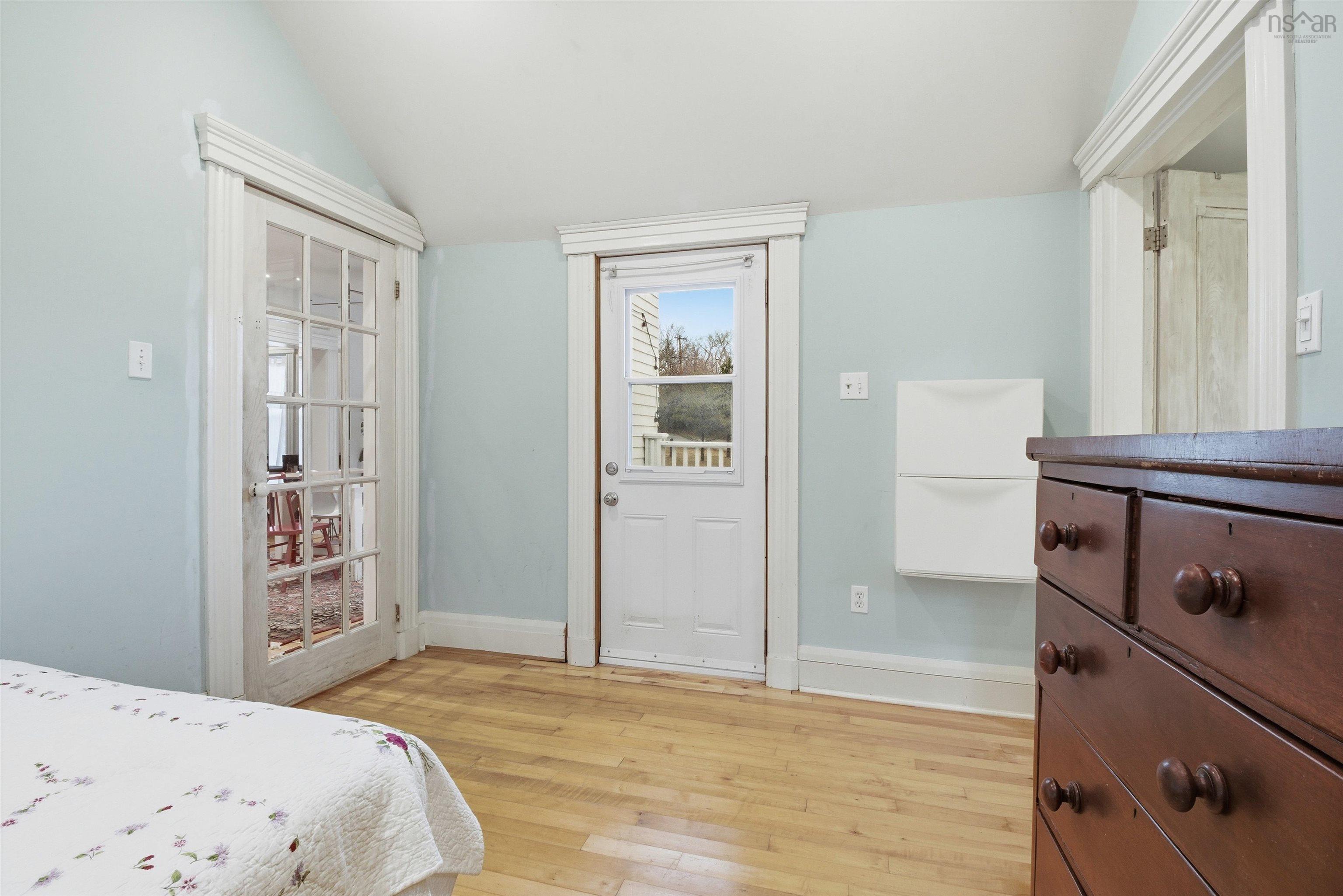 $639,000.00: 15 Falmouth Dyke Rd, Falmouth