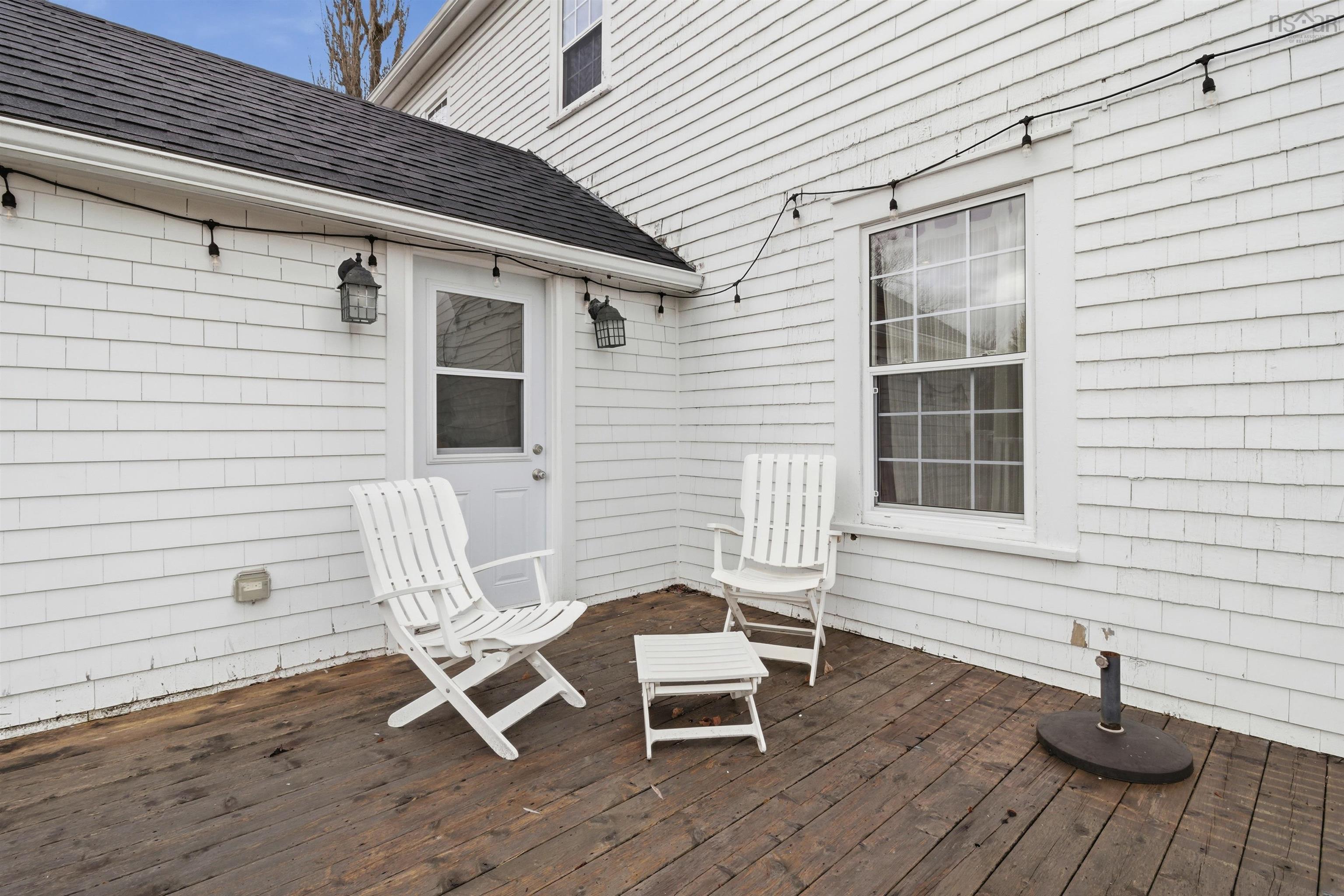 $639,000.00: 15 Falmouth Dyke Rd, Falmouth