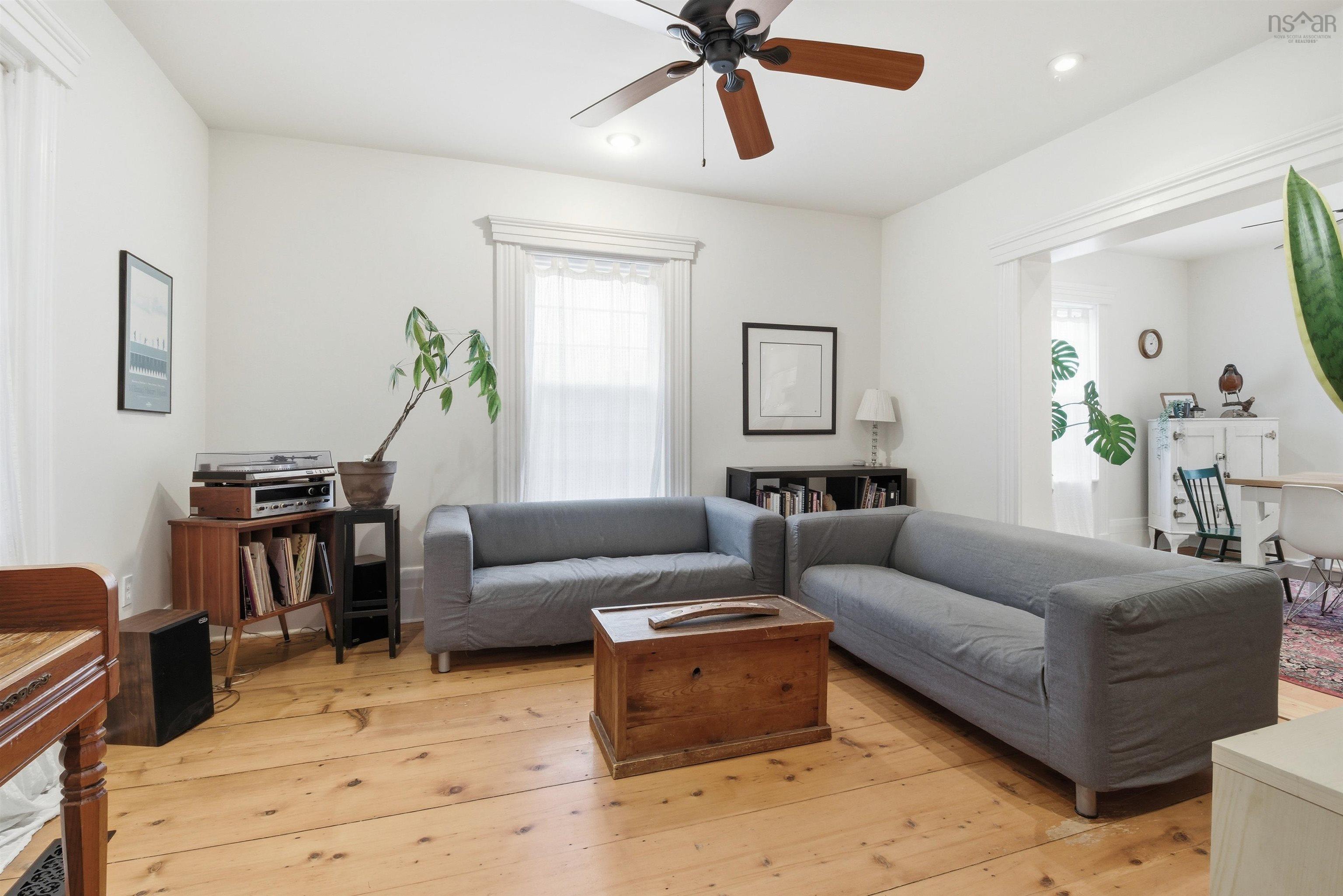 $639,000.00: 15 Falmouth Dyke Rd, Falmouth