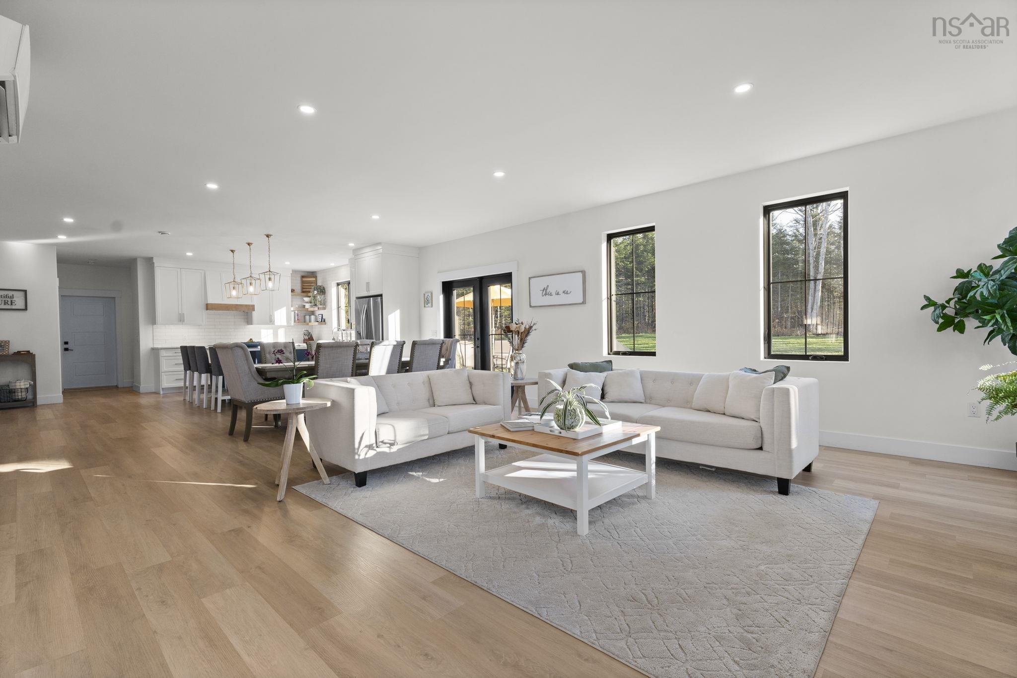 $999,900.00: 106 Edward Dr, Enfield