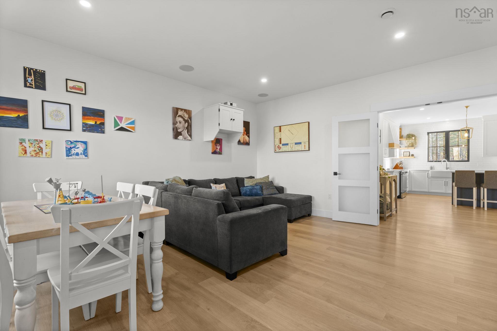 $999,900.00: 106 Edward Dr, Enfield