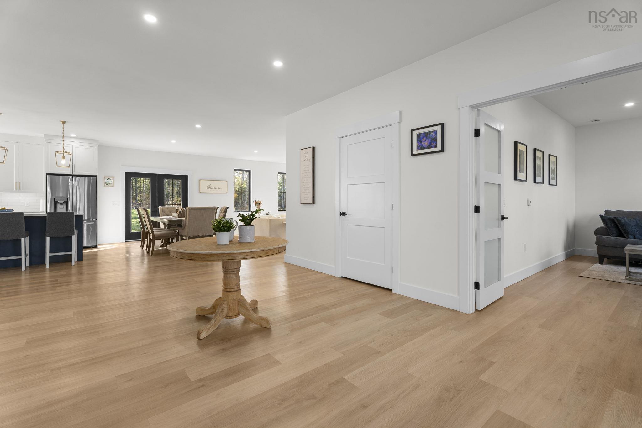 $999,900.00: 106 Edward Dr, Enfield