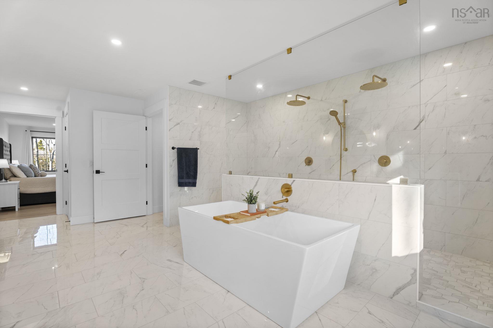 $999,900.00: 106 Edward Dr, Enfield