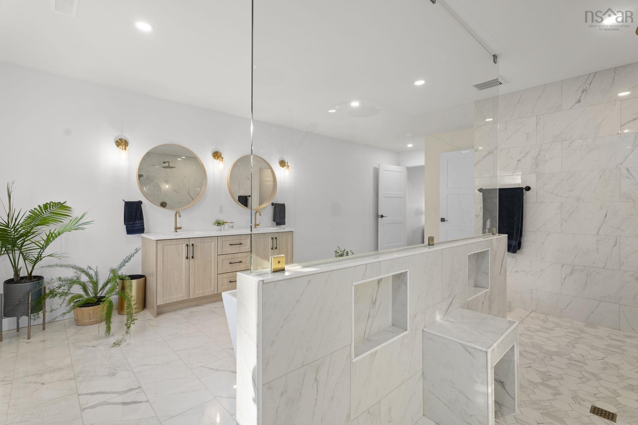 $999,900.00: 106 Edward Dr, Enfield