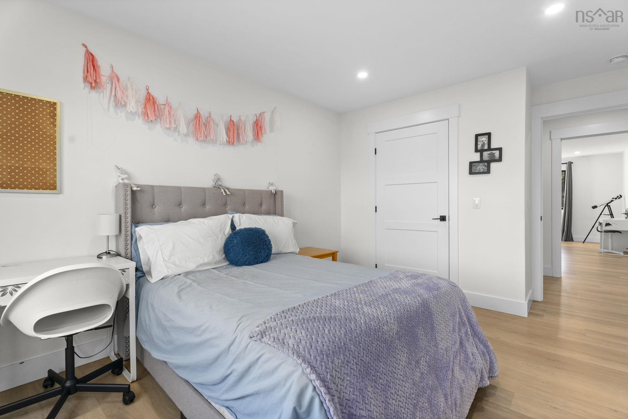 $999,900.00: 106 Edward Dr, Enfield