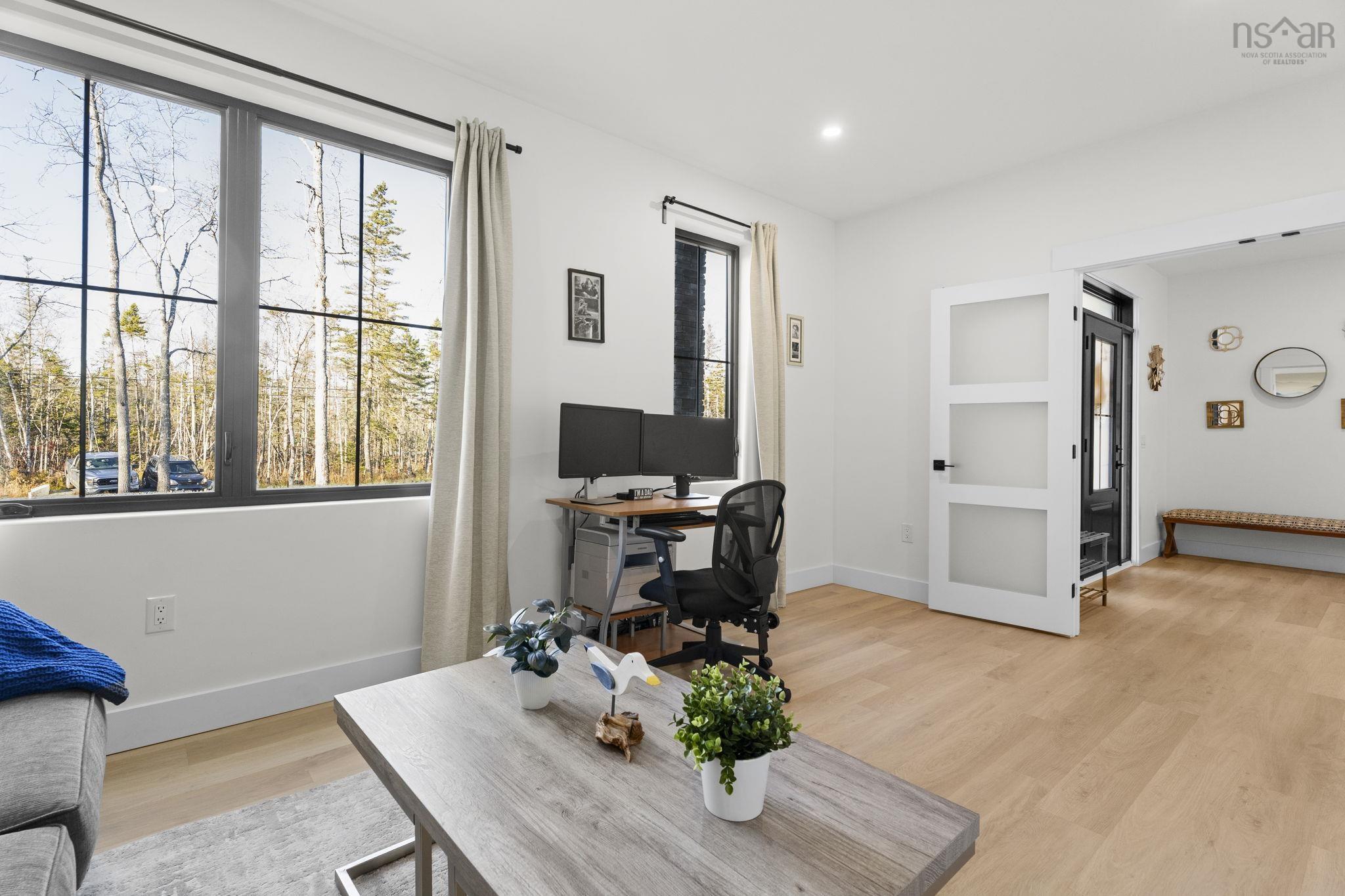 $999,900.00: 106 Edward Dr, Enfield