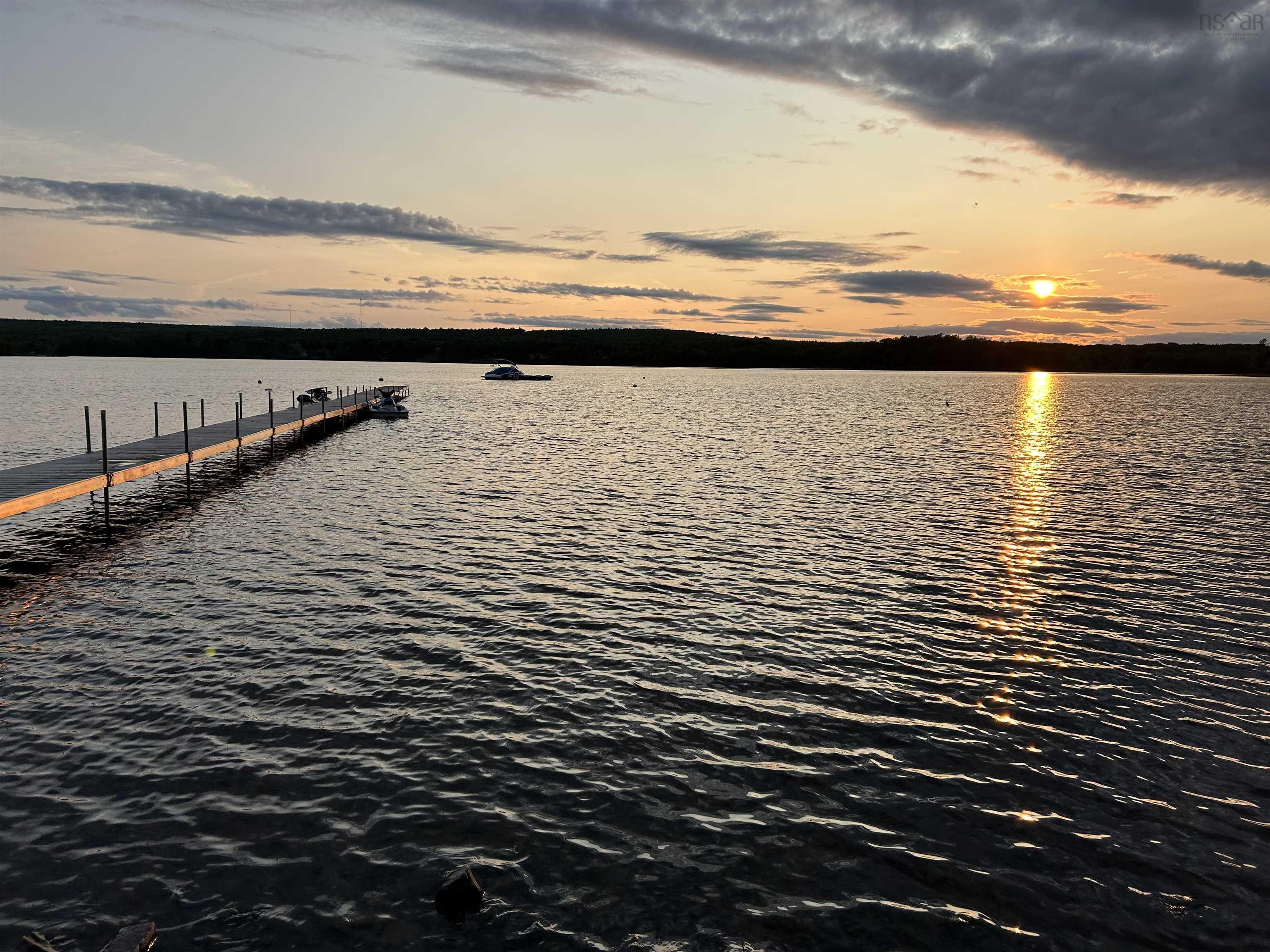 $999,900.00: 106 Edward Dr, Enfield