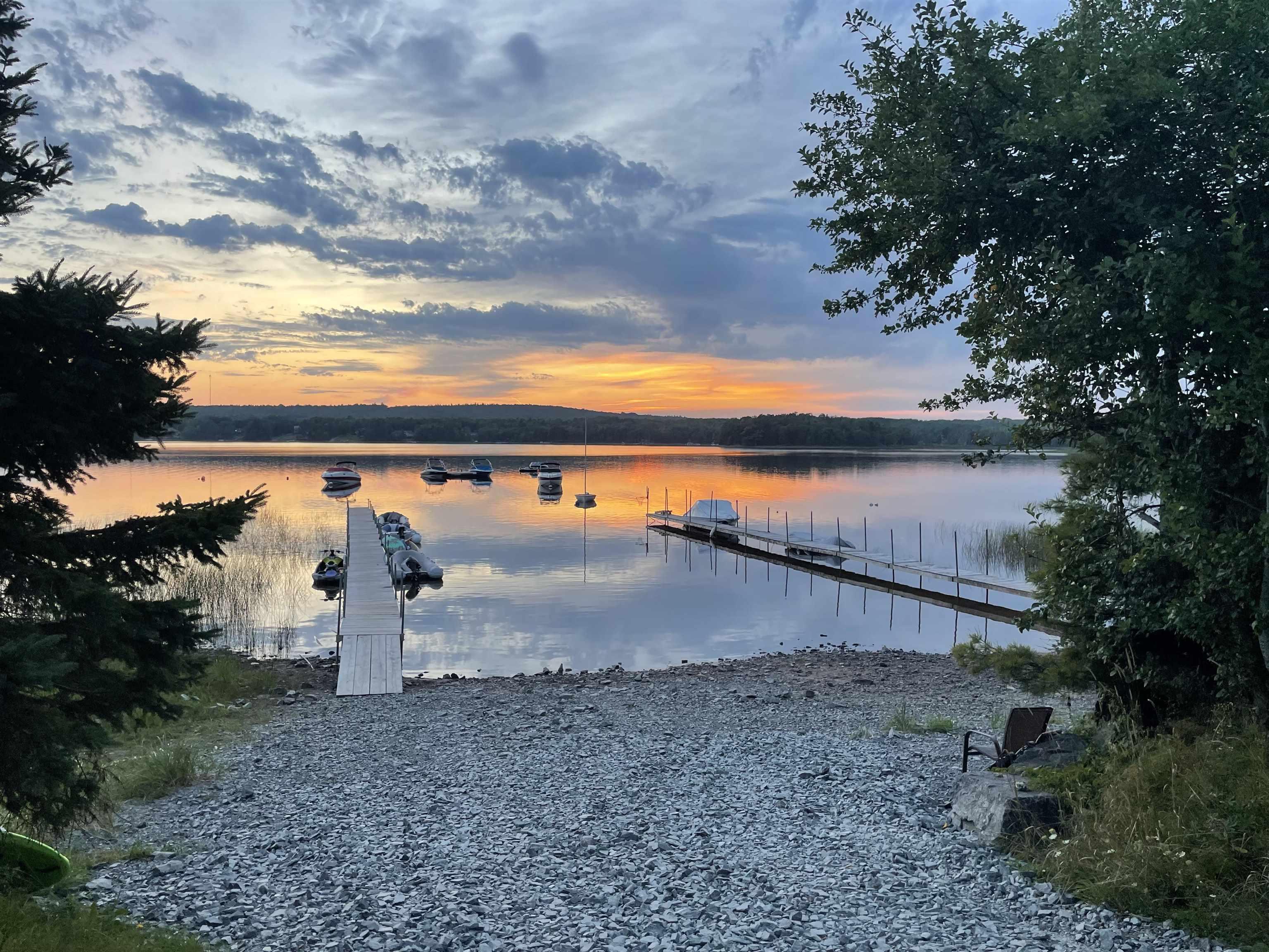 $999,900.00: 106 Edward Dr, Enfield