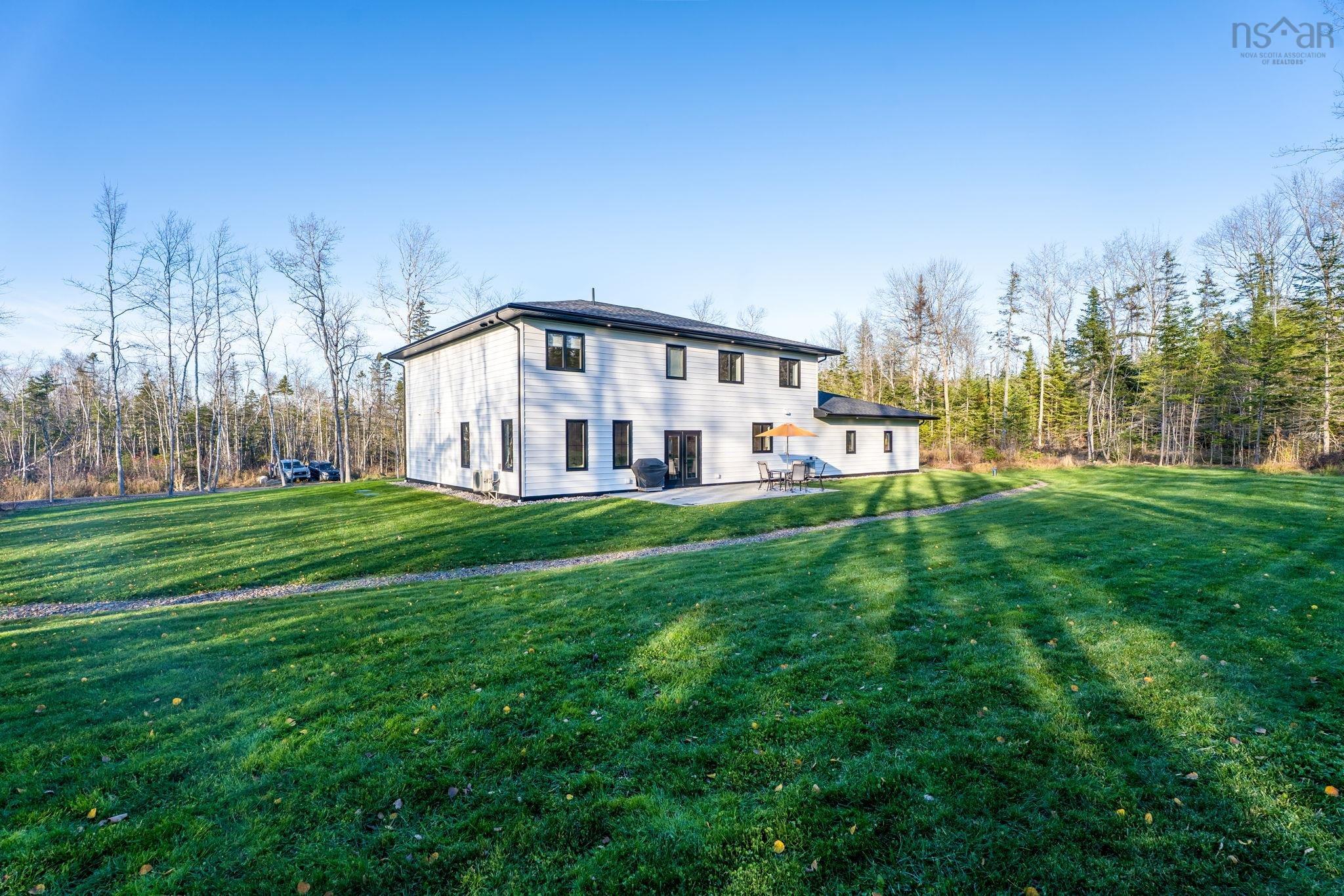 $999,900.00: 106 Edward Dr, Enfield