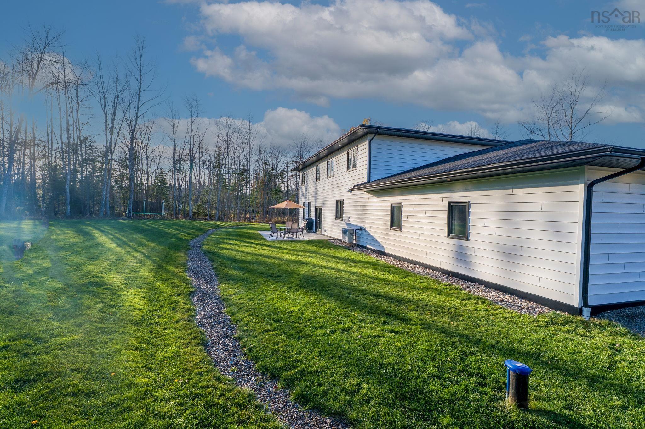 $999,900.00: 106 Edward Dr, Enfield