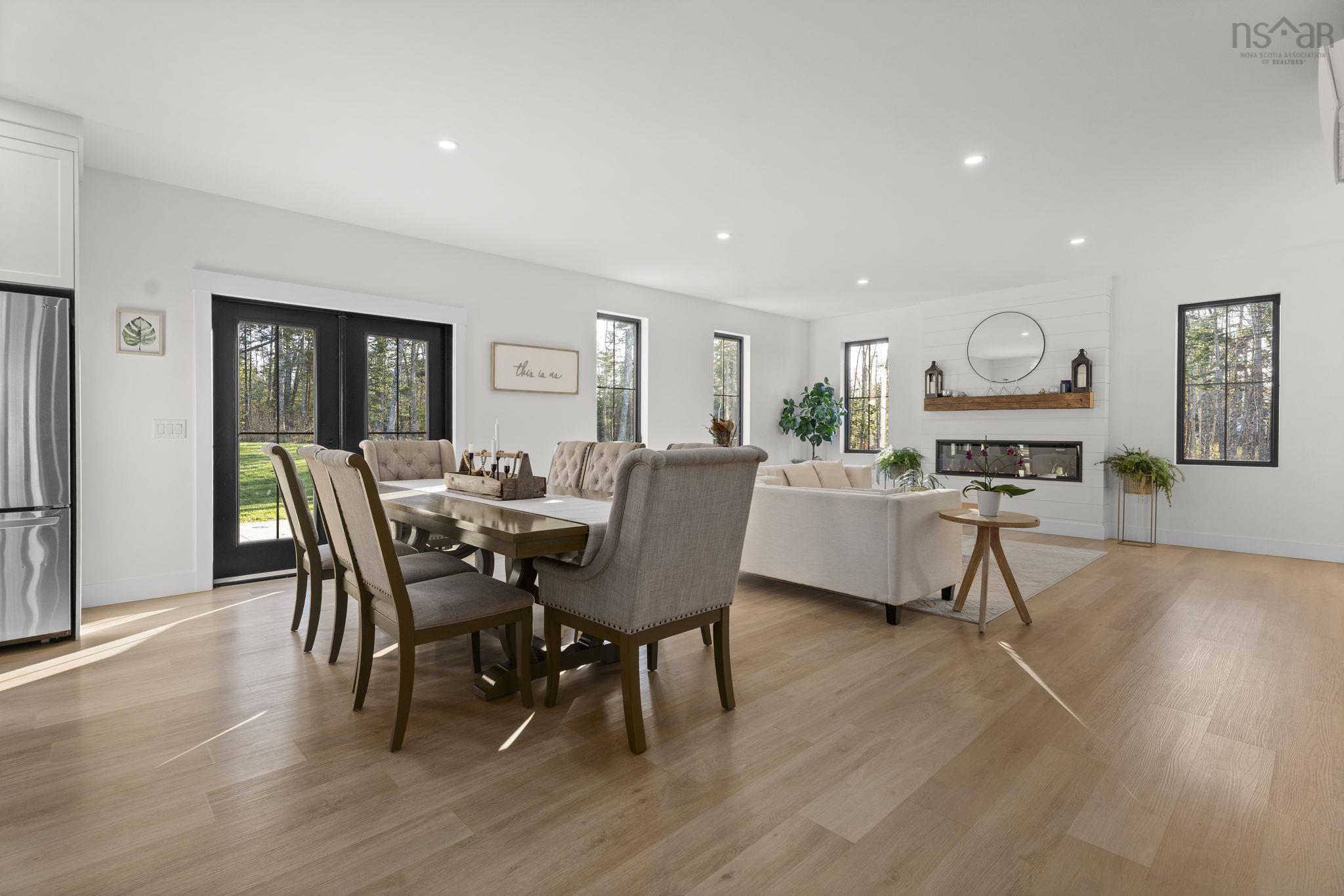 $999,900.00: 106 Edward Dr, Enfield