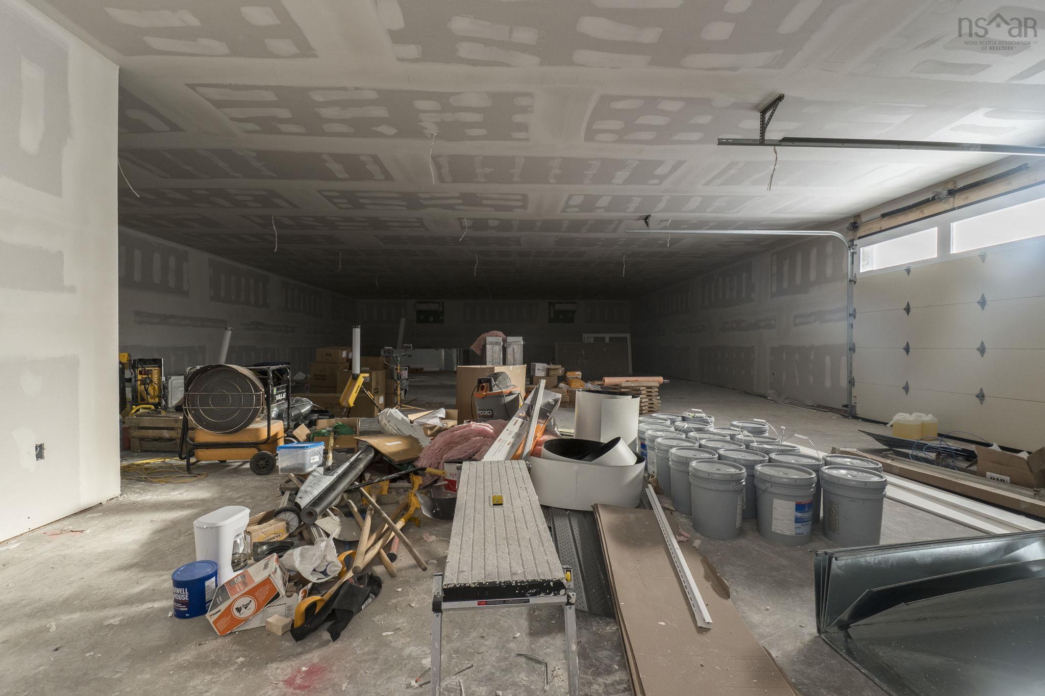 $1,395,000.00: 35 George Cyril Drive, Lawrencetown