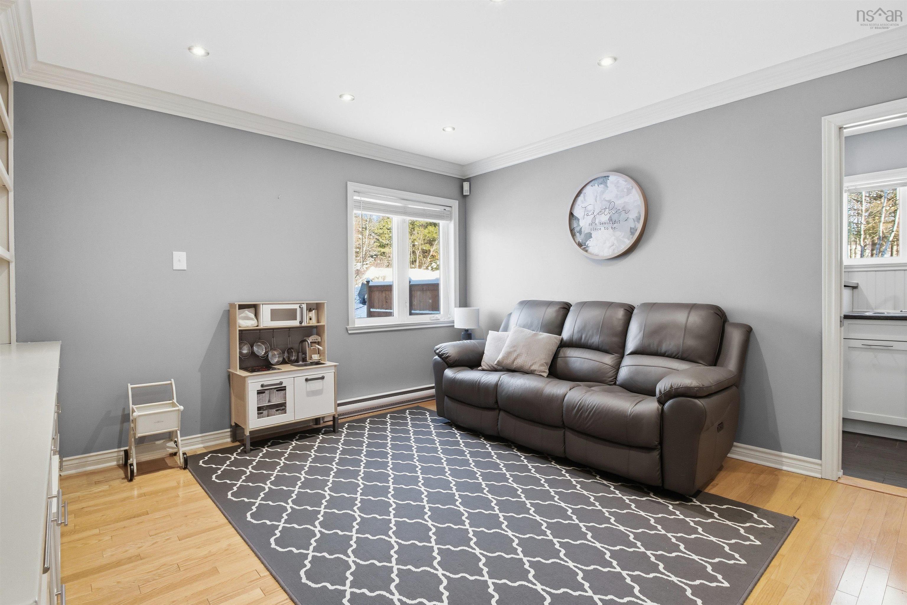 $799,900.00: 3 Lowe Court, Bedford