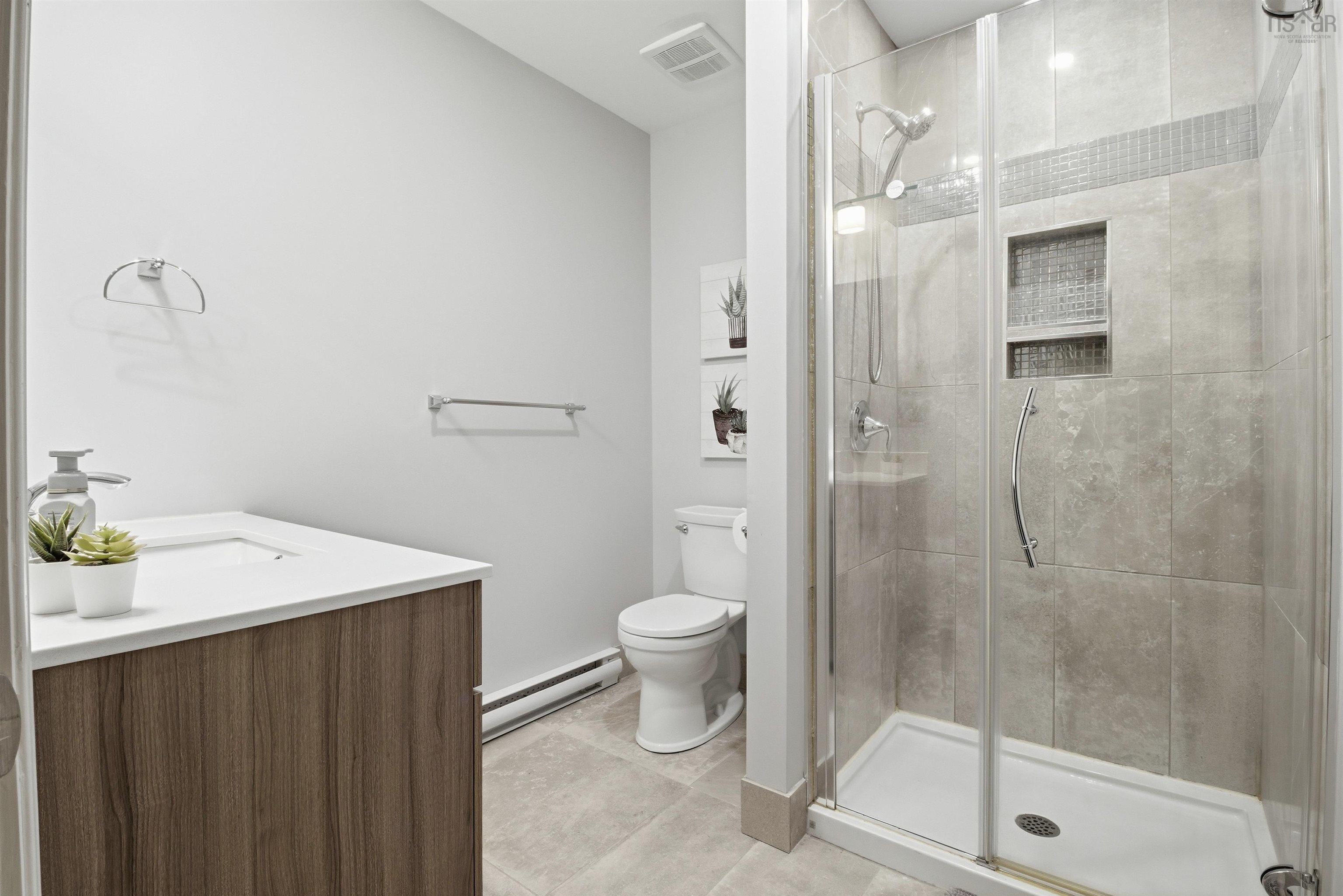 $799,900.00: 3 Lowe Court, Bedford