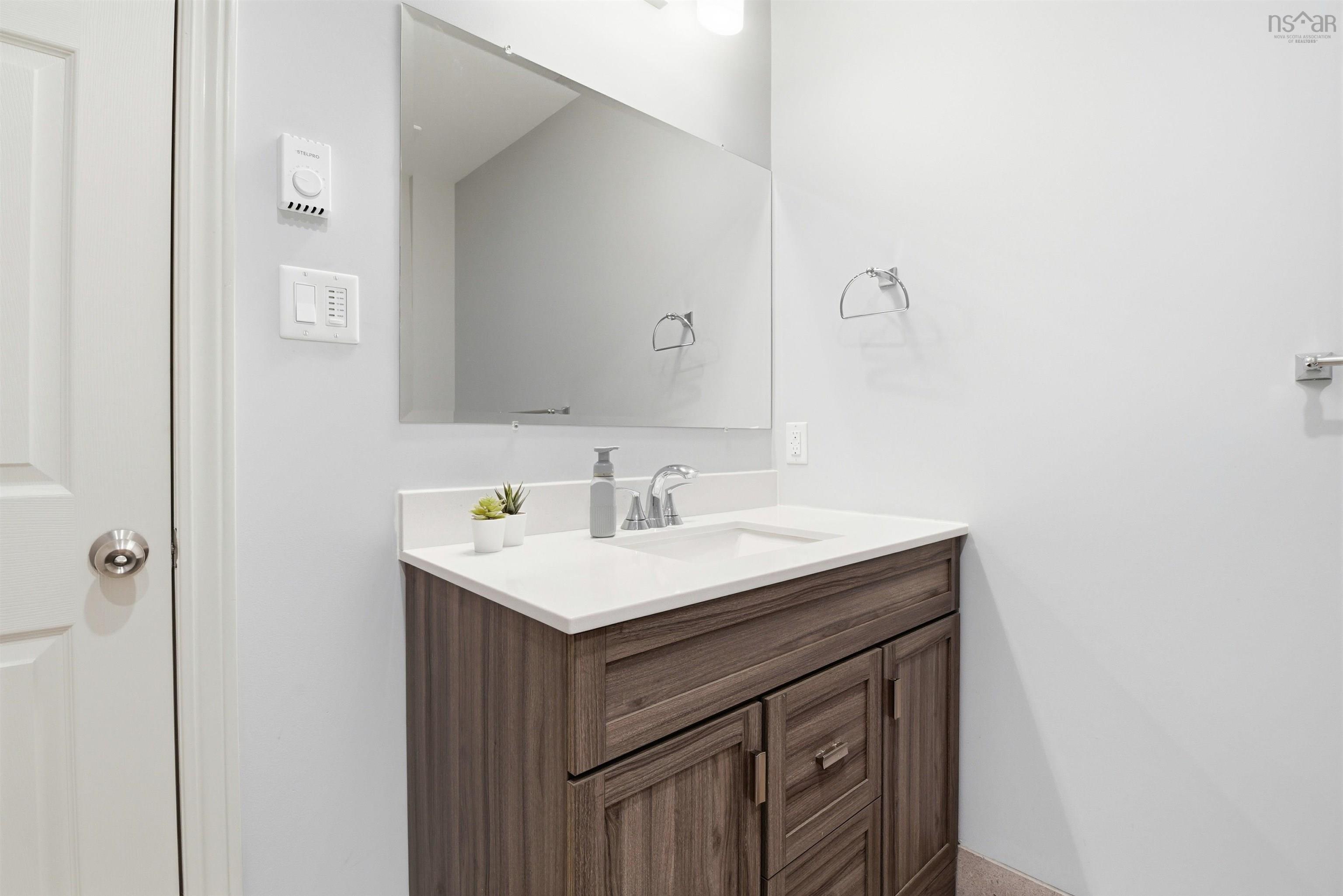 $799,900.00: 3 Lowe Court, Bedford