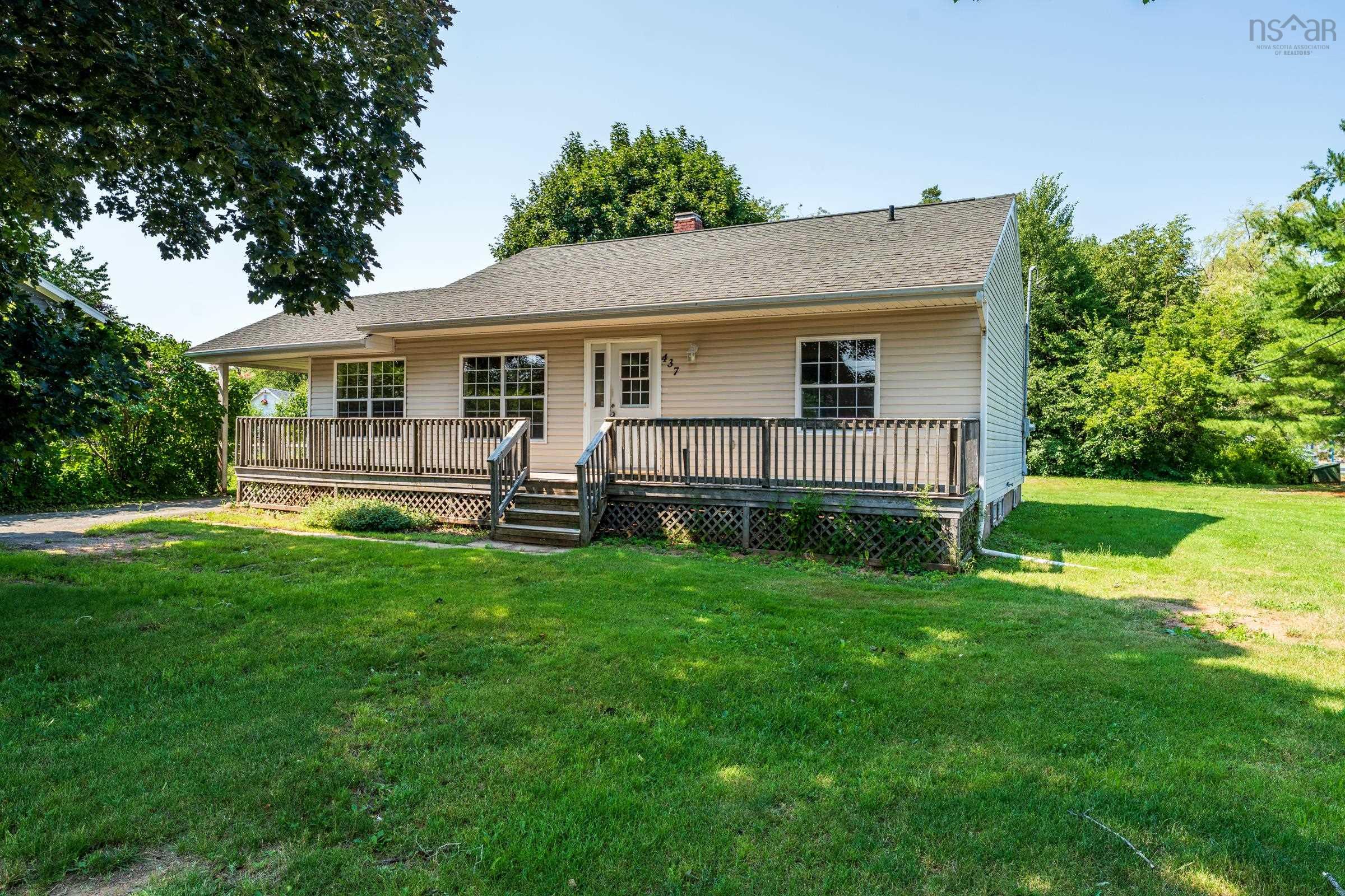 $319,900.00: 437 Main Street, Middleton