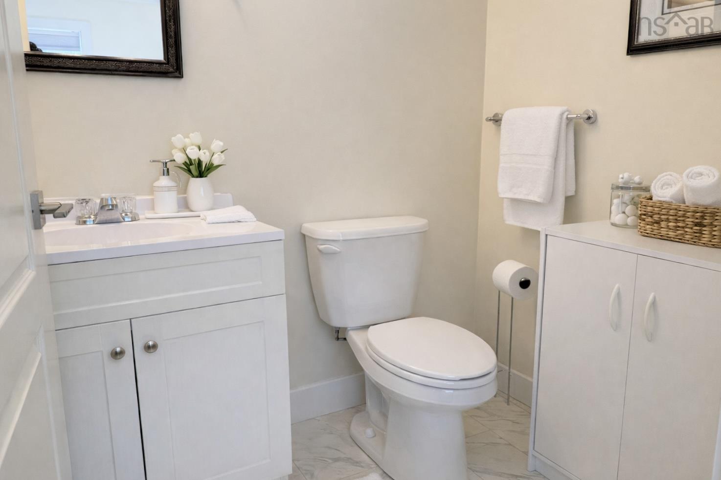 $389,900.00: 78 Whistle Stop Court, Westchester