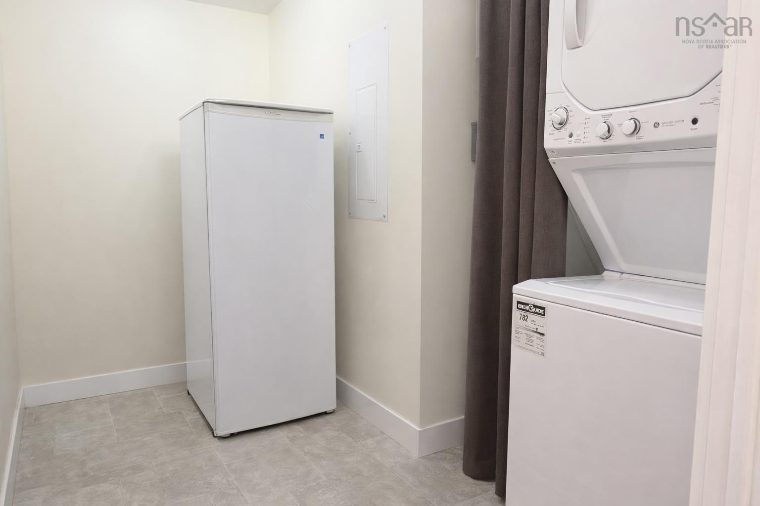 $389,900.00: 78 Whistle Stop Court, Westchester