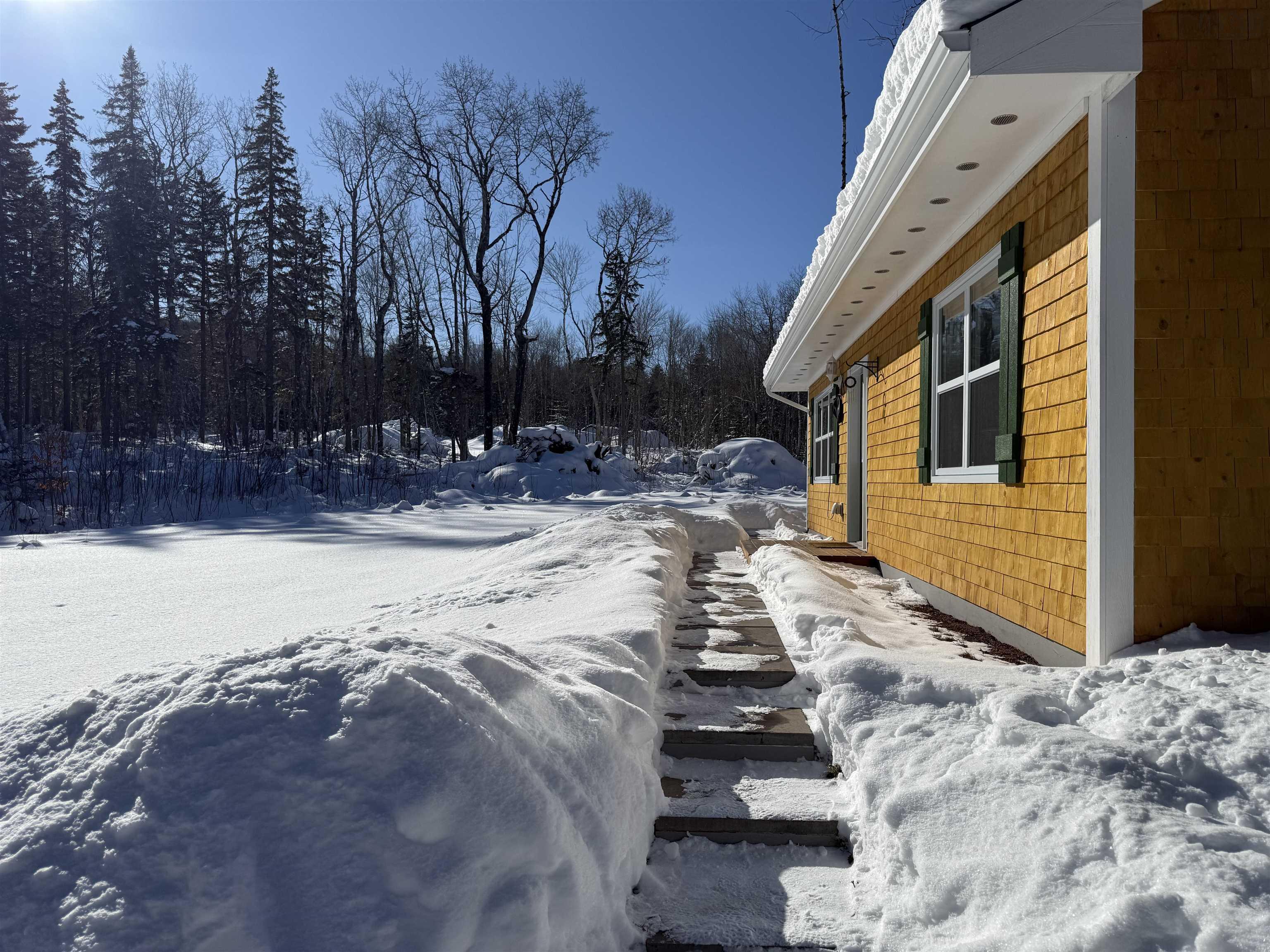 $389,900.00: 78 Whistle Stop Court, Westchester