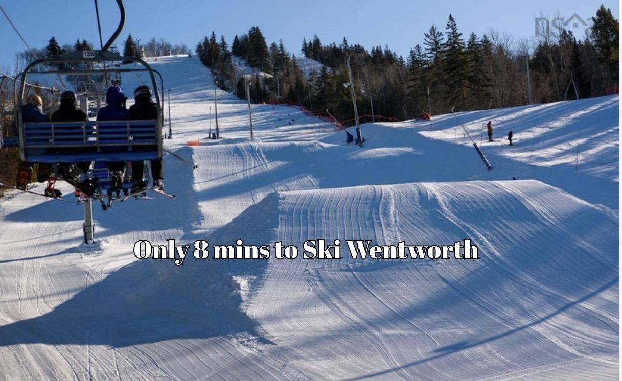 $389,900.00: 78 Whistle Stop Court, Westchester