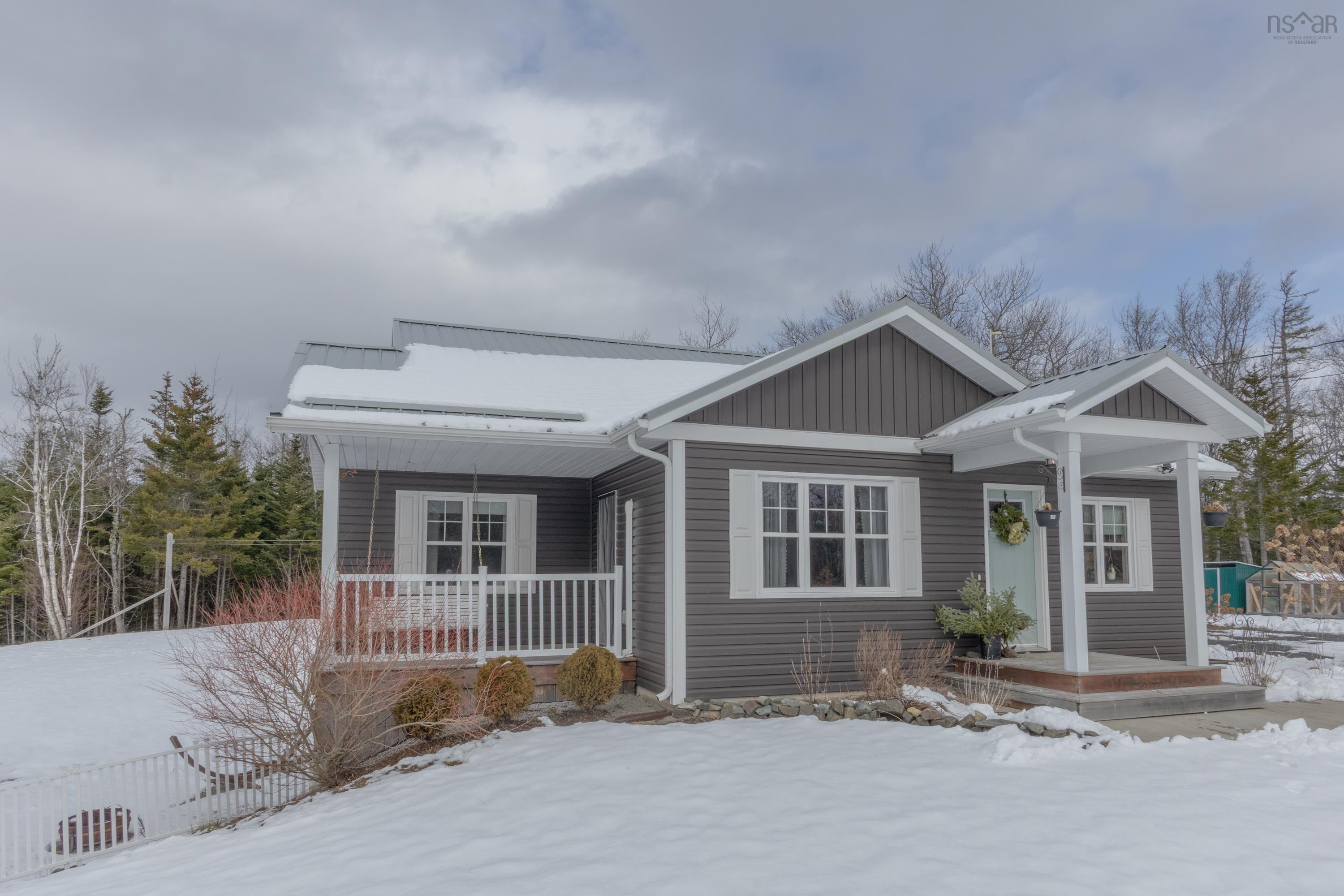 $524,900.00: 3389 Highway 340 Highway, Carleton