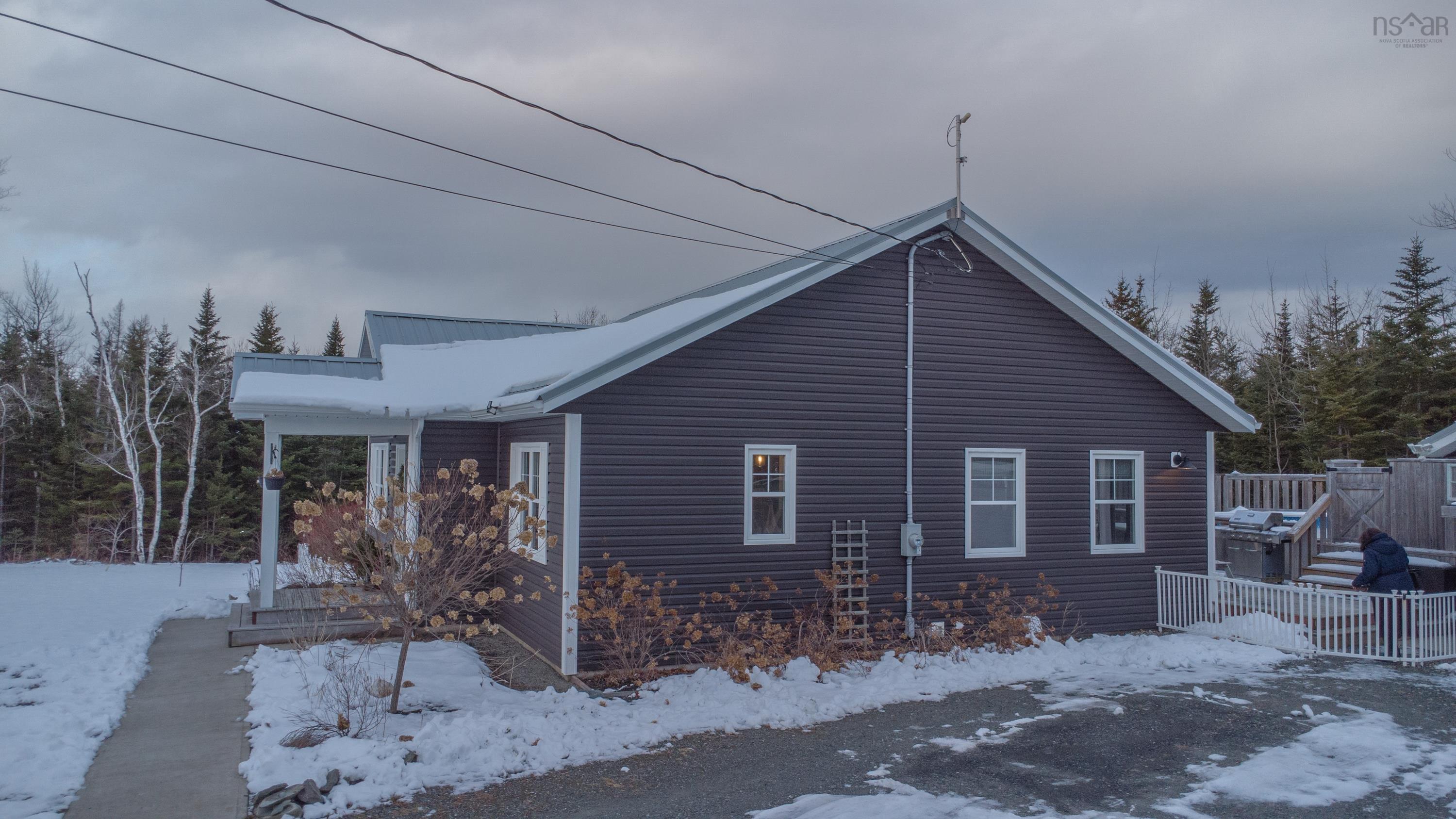 $524,900.00: 3389 Highway 340 Highway, Carleton