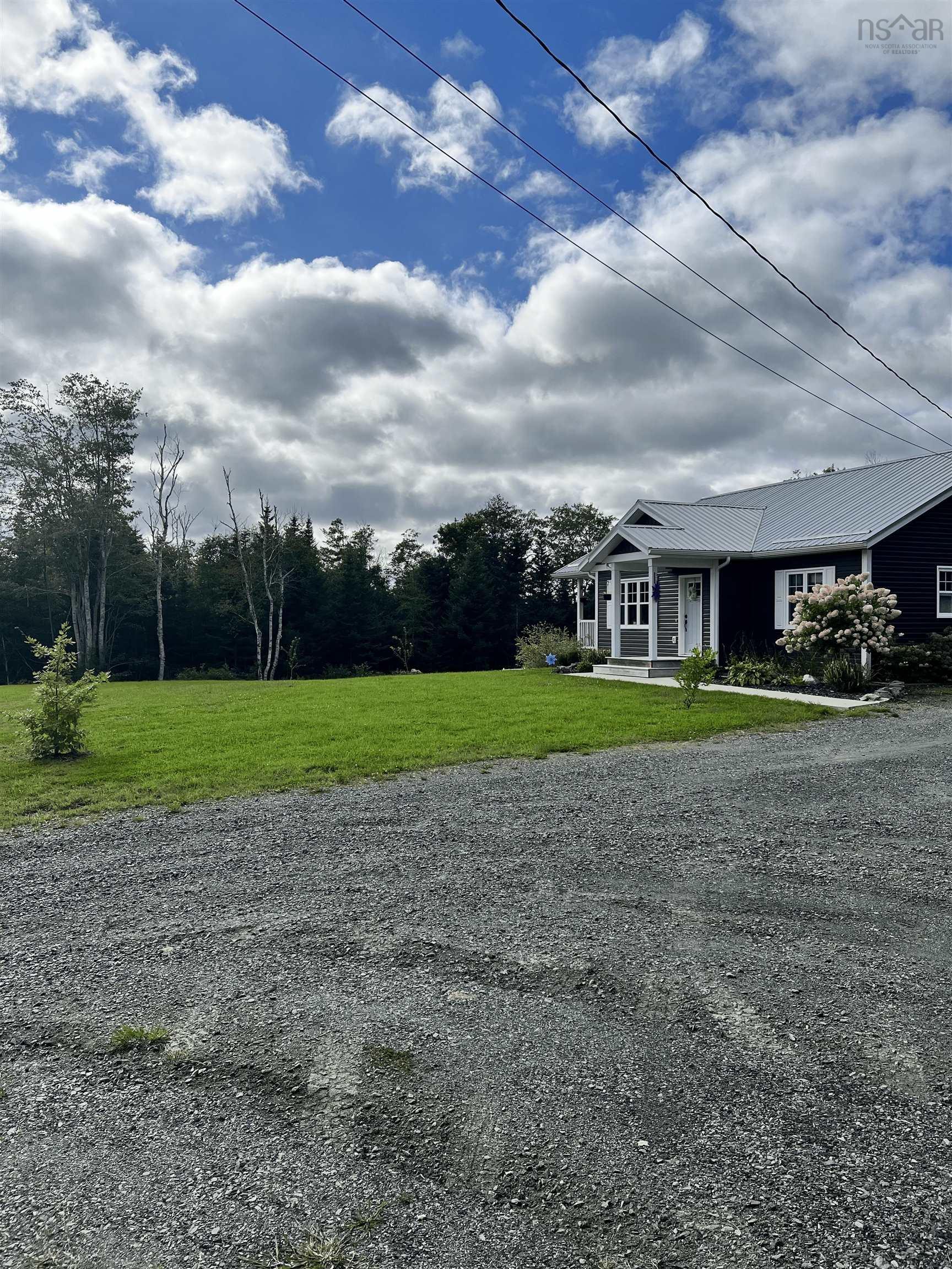 $524,900.00: 3389 Highway 340 Highway, Carleton