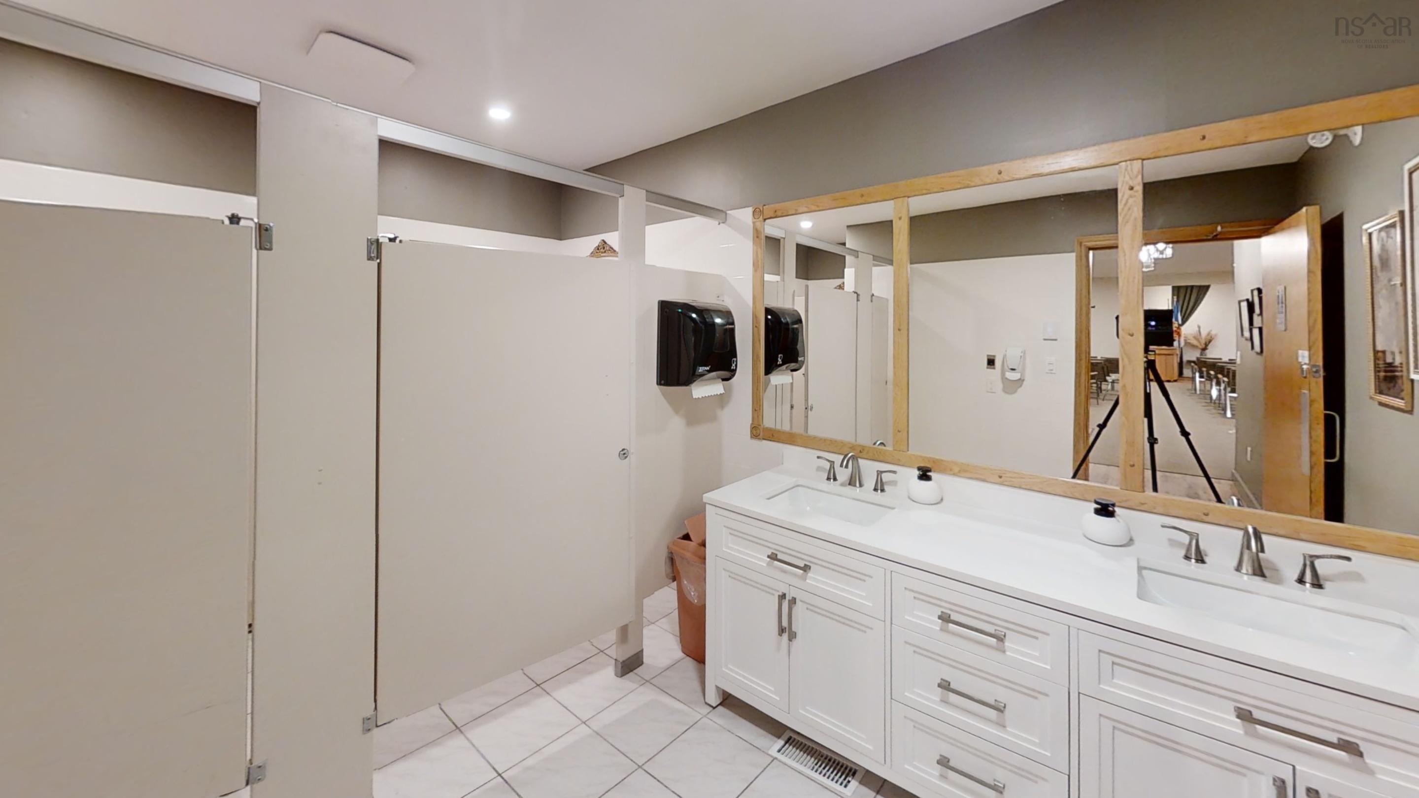 $599,900.00: 5431 Evangeline Trail, Waterville