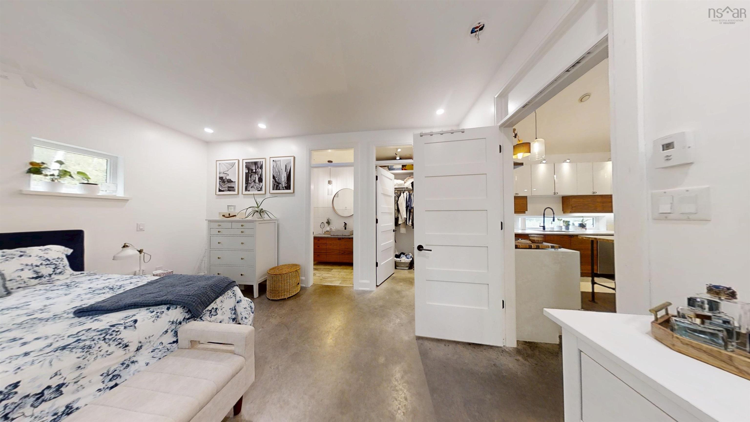 $1,499,900.00: 65 Jessicas Way, Greenwich