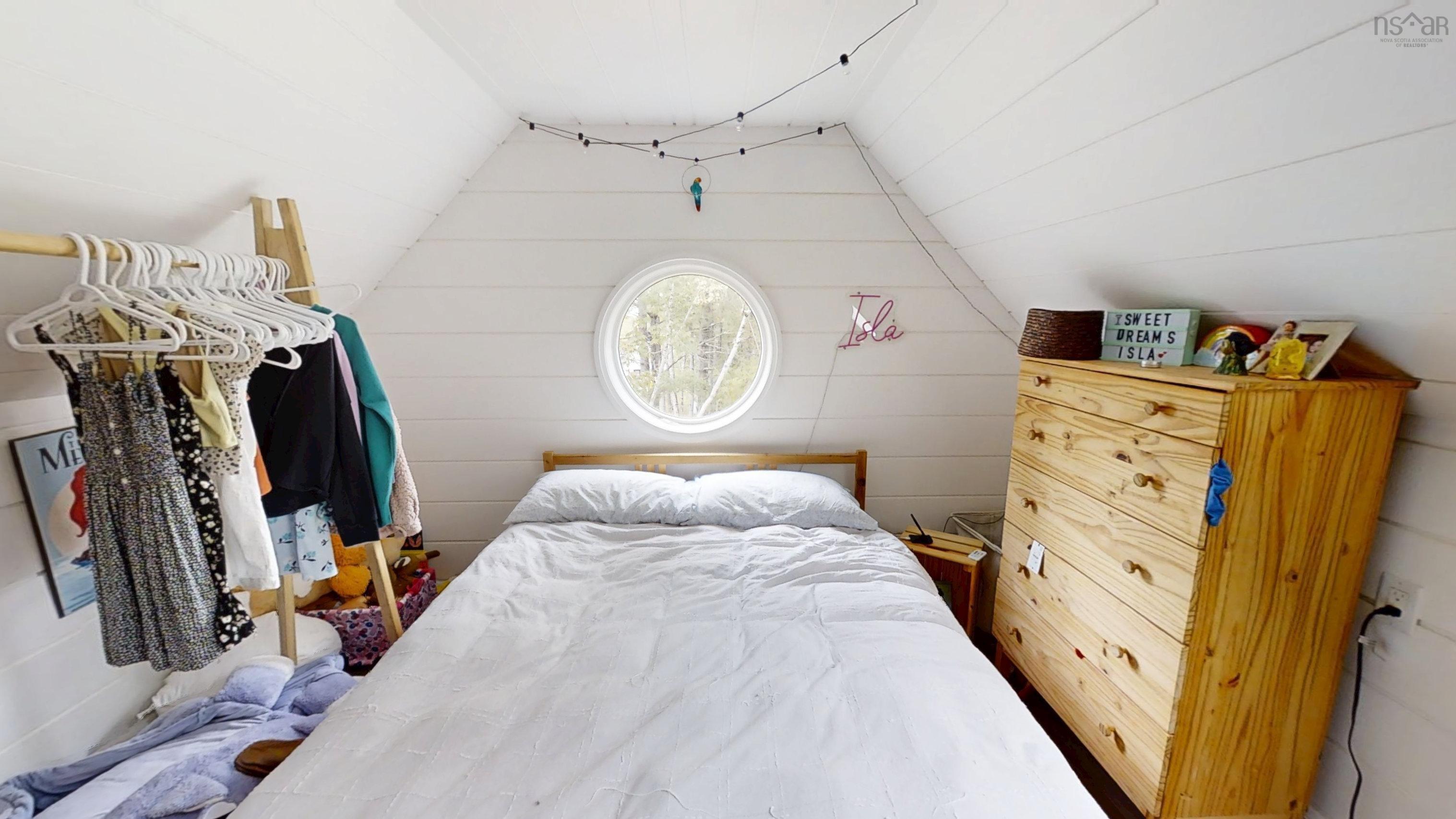 $1,499,900.00: 65 Jessicas Way, Greenwich