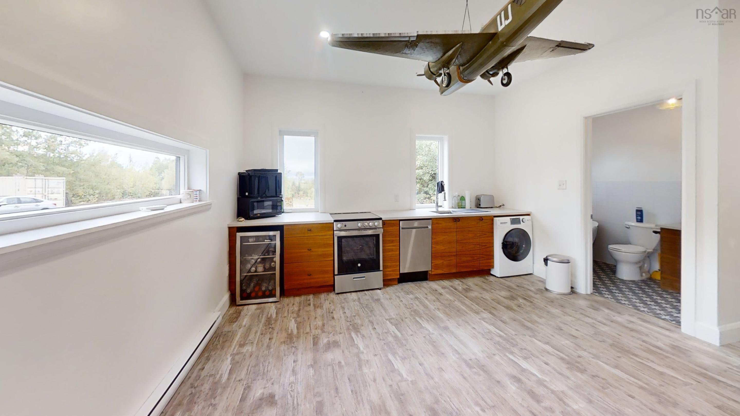 $1,499,900.00: 65 Jessicas Way, Greenwich