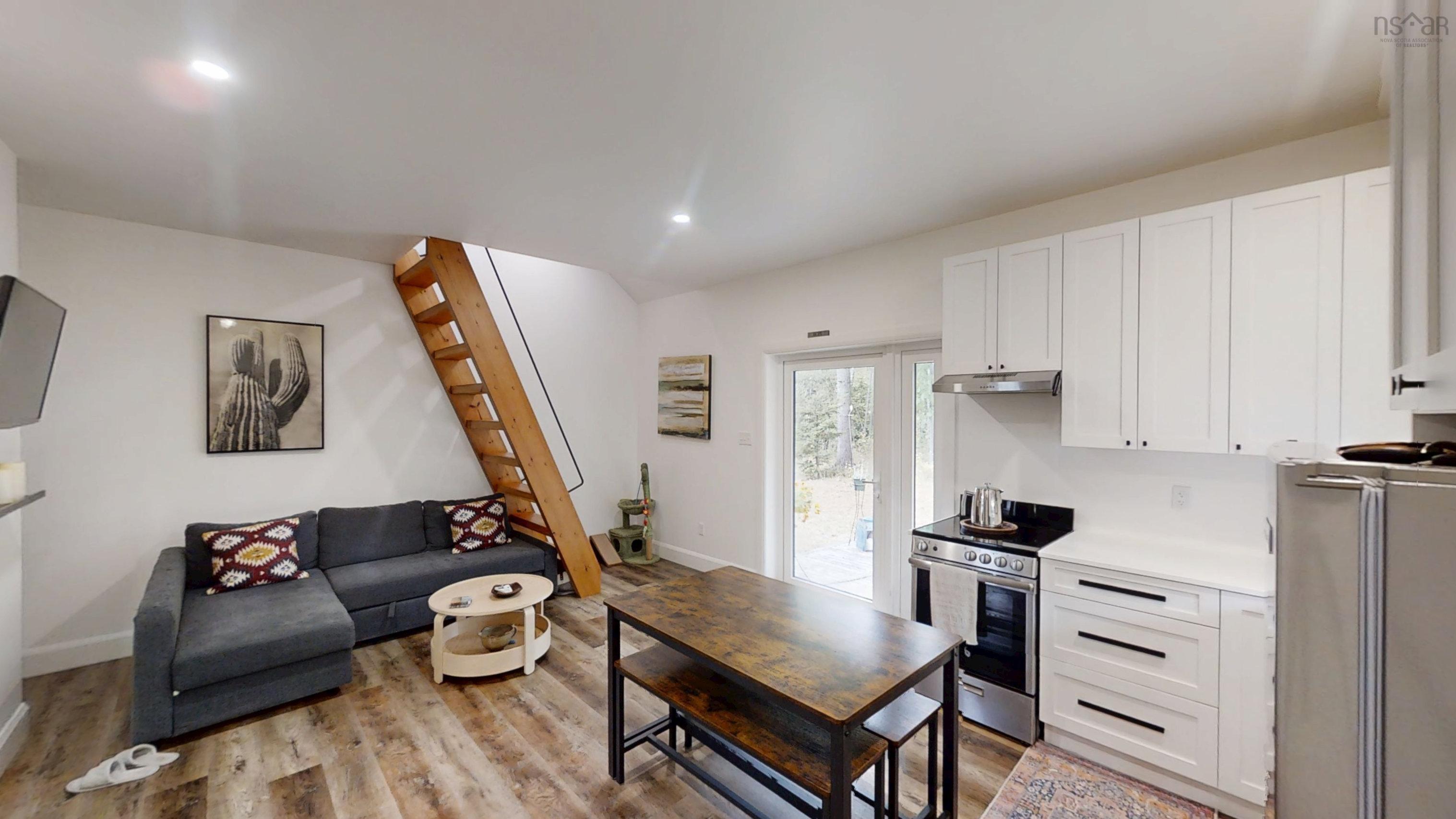 $1,499,900.00: 65 Jessicas Way, Greenwich