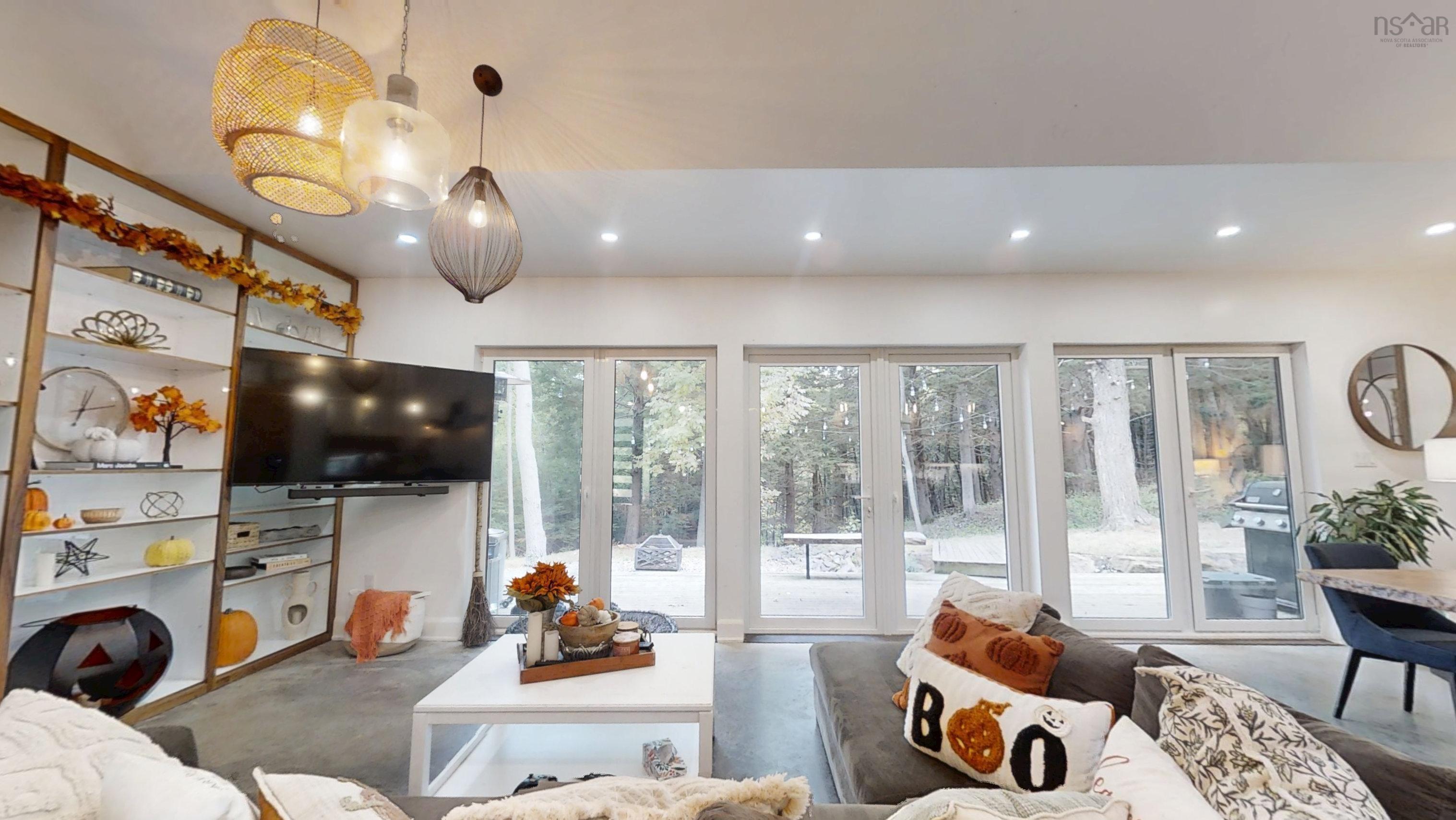 $1,499,900.00: 65 Jessicas Way, Greenwich