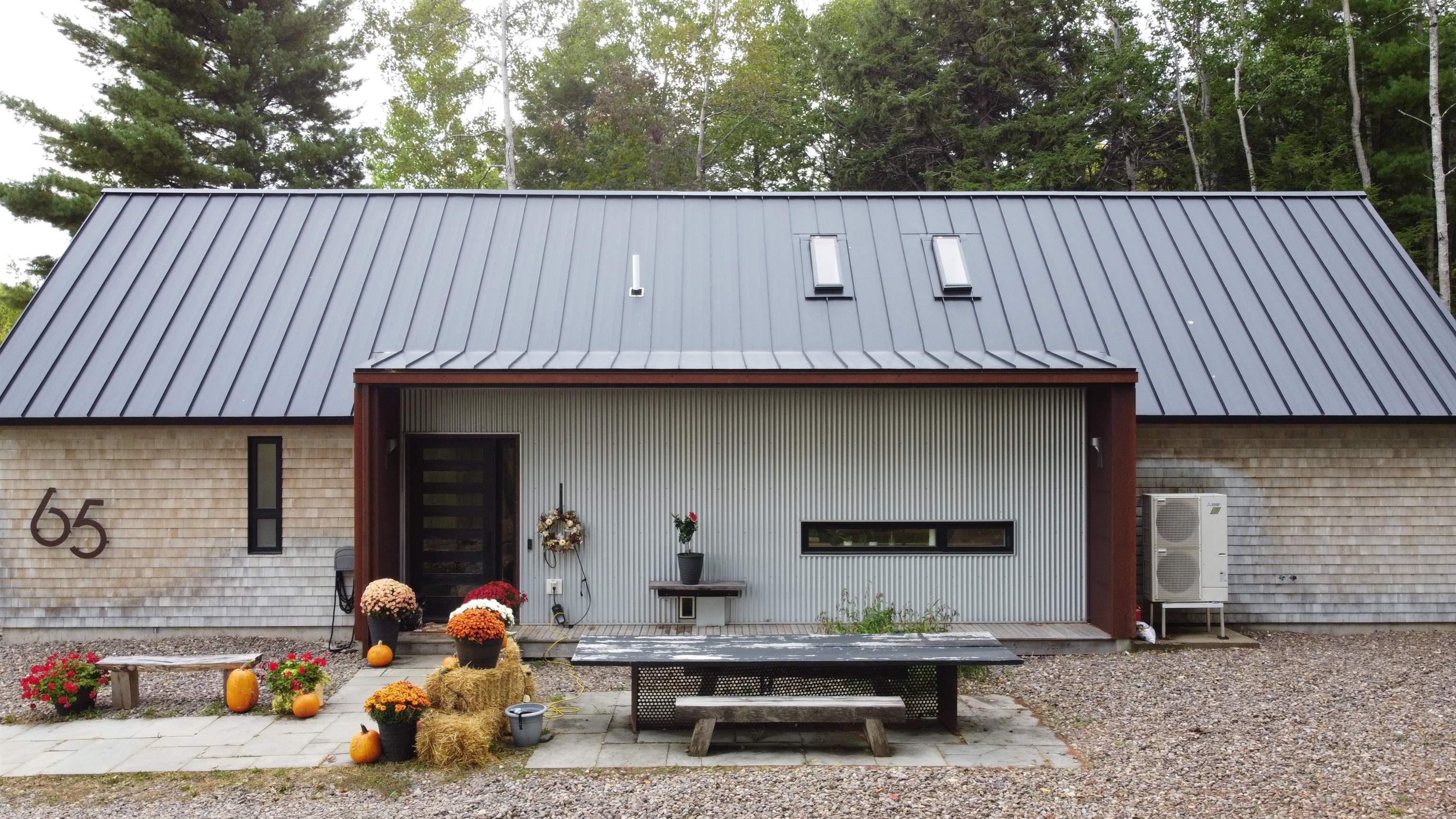 $1,499,900.00: 65 Jessicas Way, Greenwich