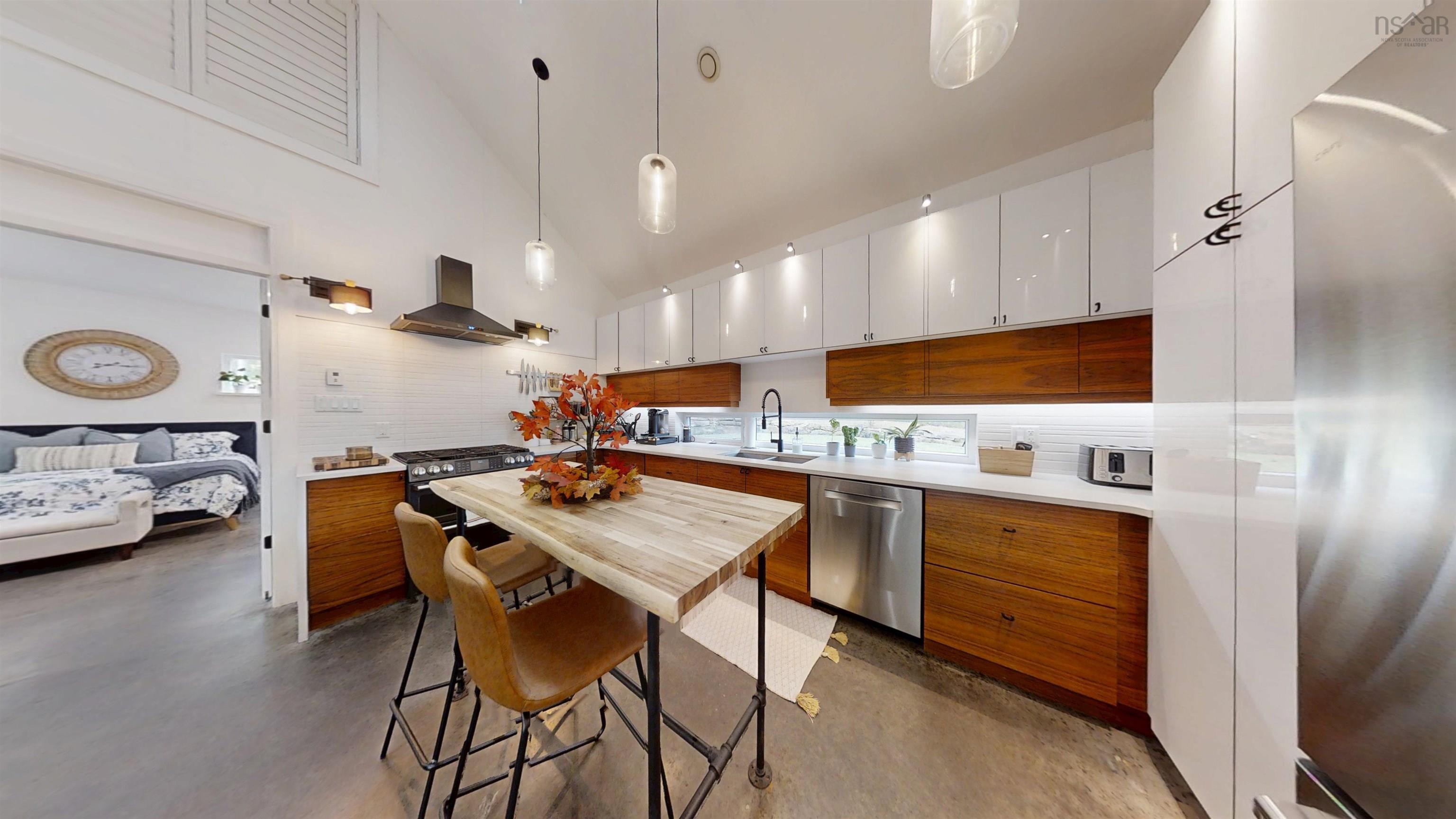 $1,499,900.00: 65 Jessicas Way, Greenwich