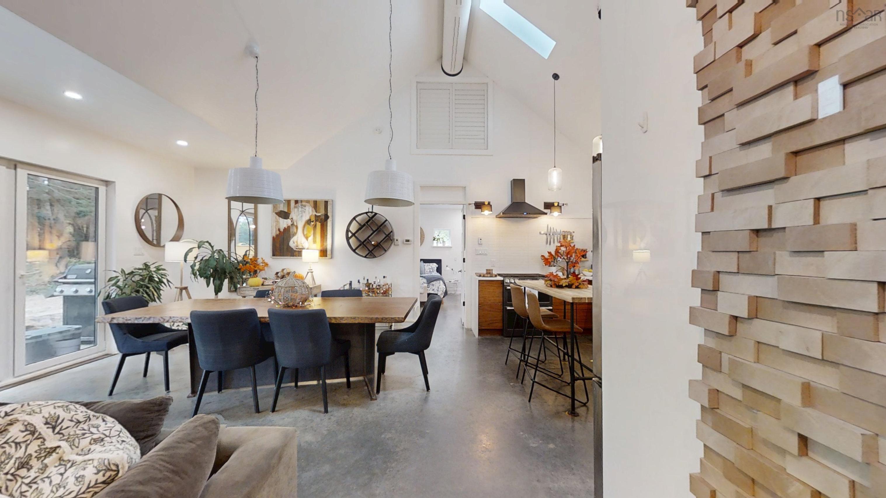 $1,499,900.00: 65 Jessicas Way, Greenwich