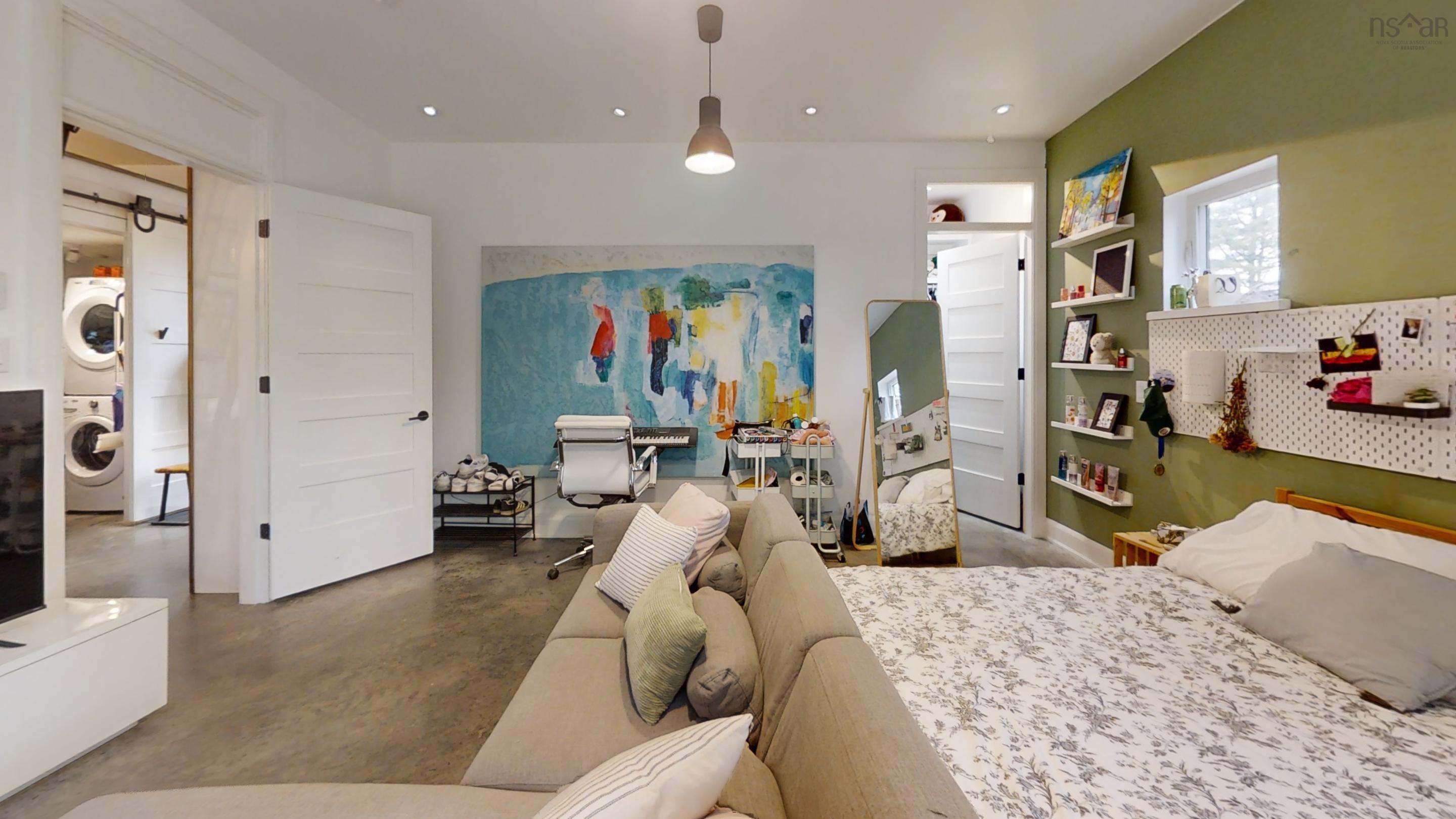 $1,499,900.00: 65 Jessicas Way, Greenwich