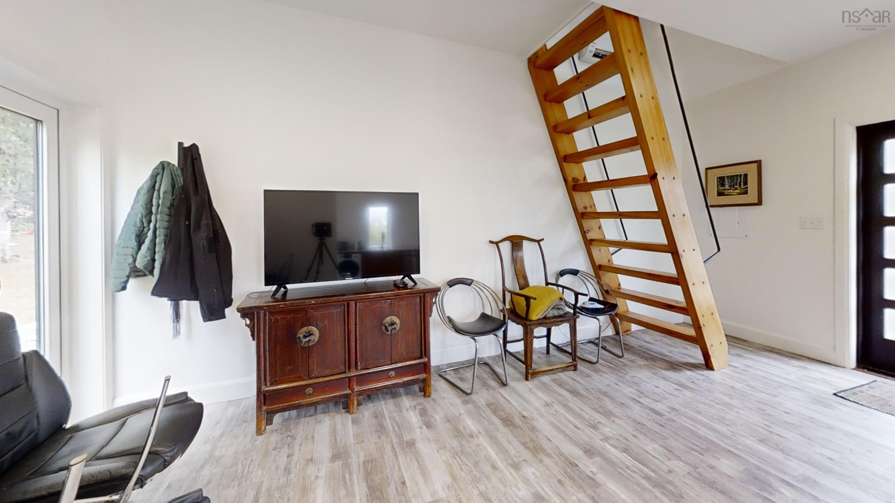 $1,499,900.00: 65 Jessicas Way, Greenwich