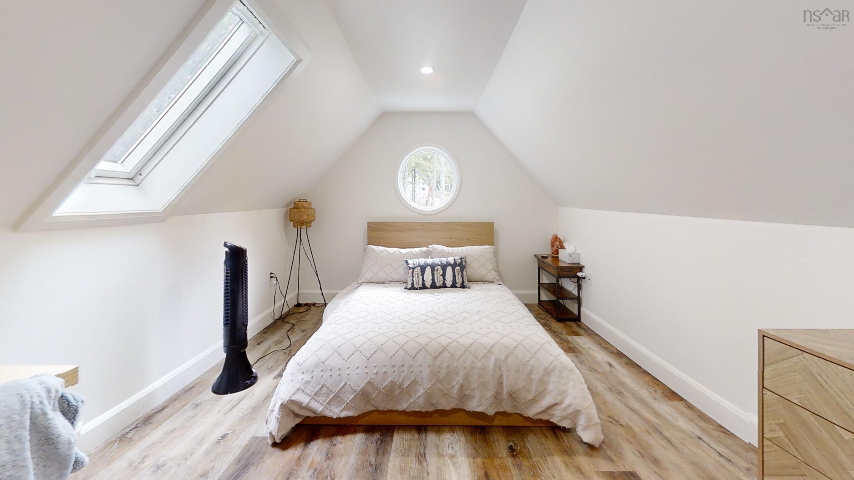 $1,499,900.00: 65 Jessicas Way, Greenwich