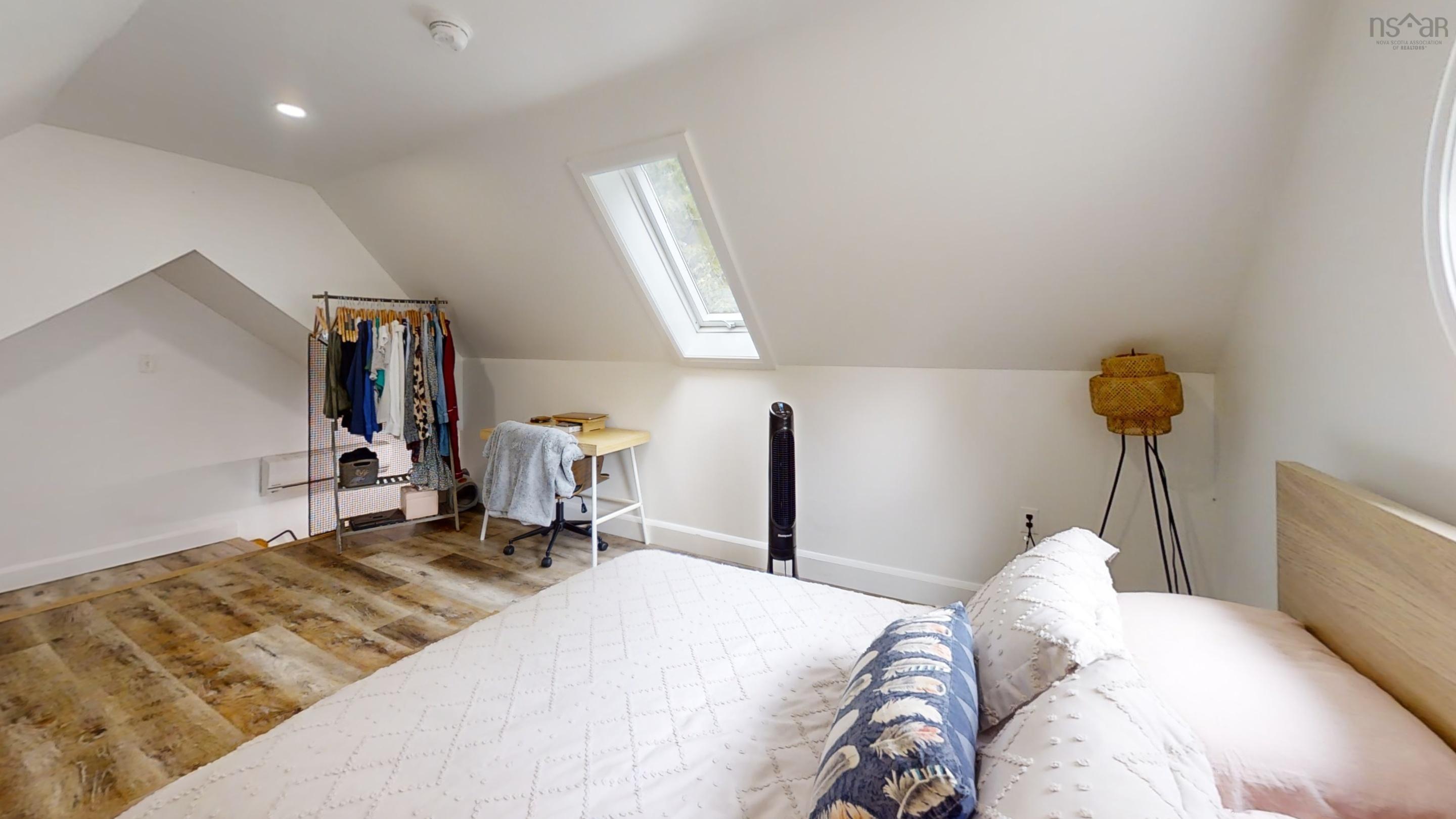 $1,499,900.00: 65 Jessicas Way, Greenwich