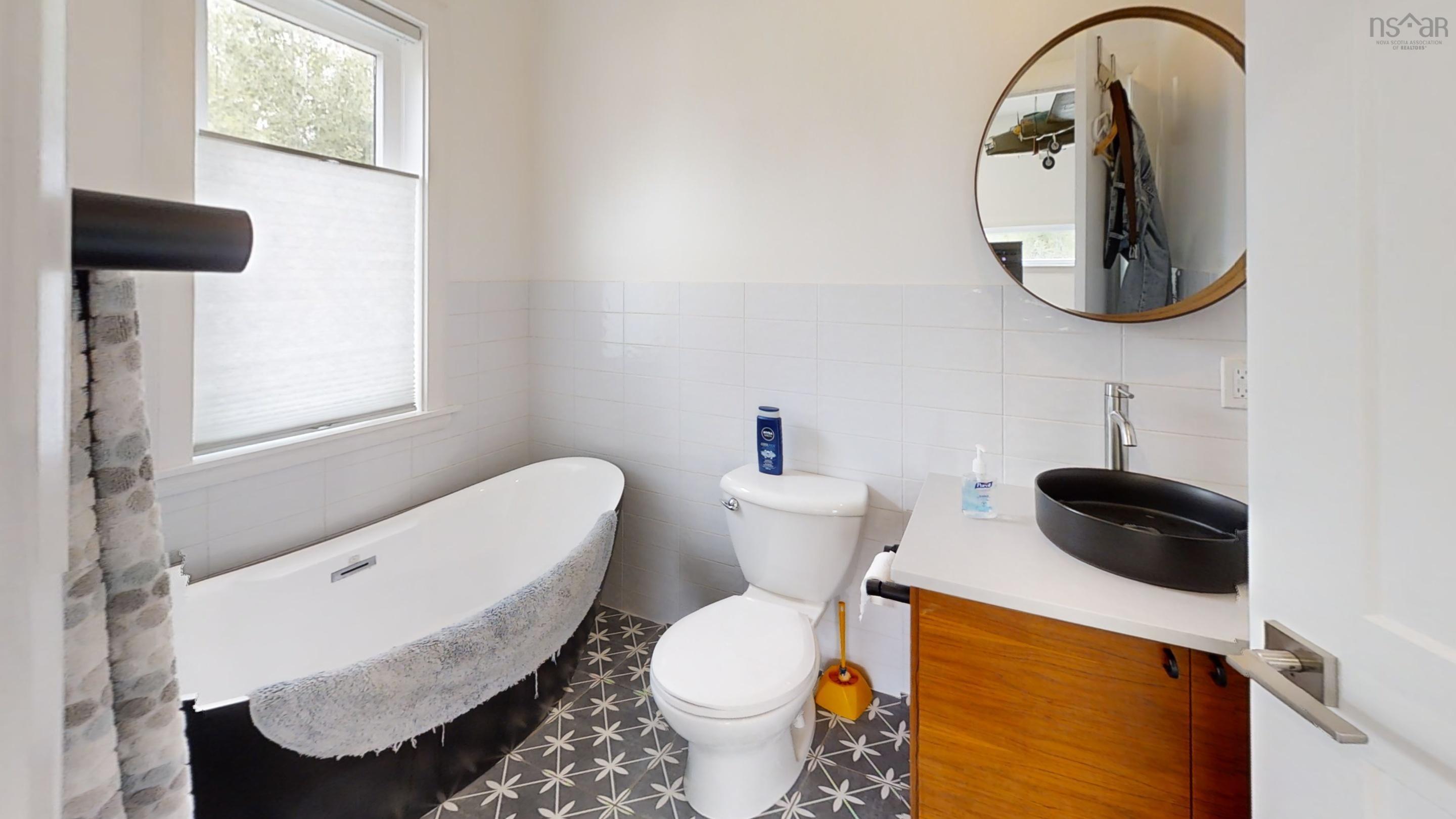 $1,499,900.00: 65 Jessicas Way, Greenwich